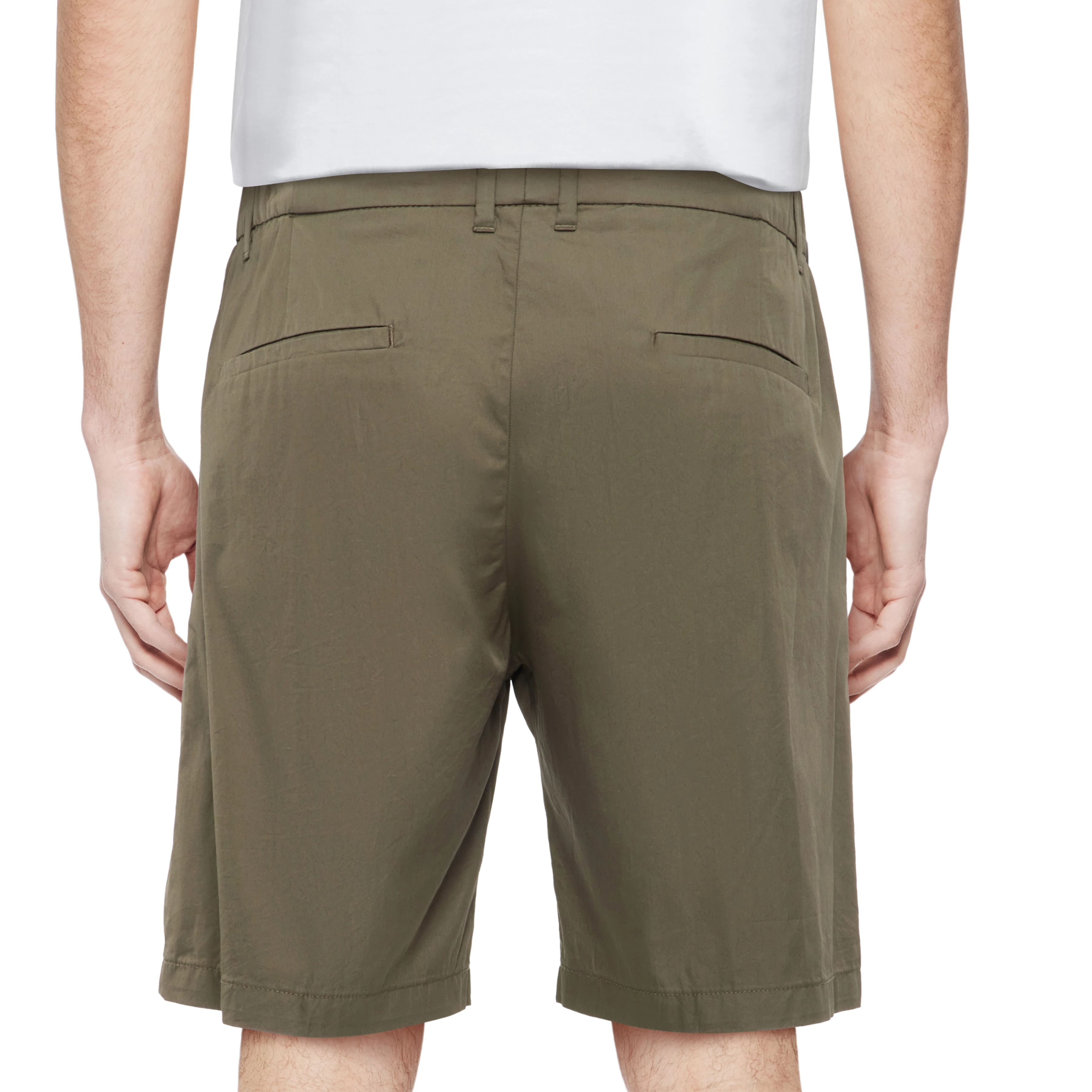 YASAN - Shorts in nylon - men - green - Detailansicht am Model