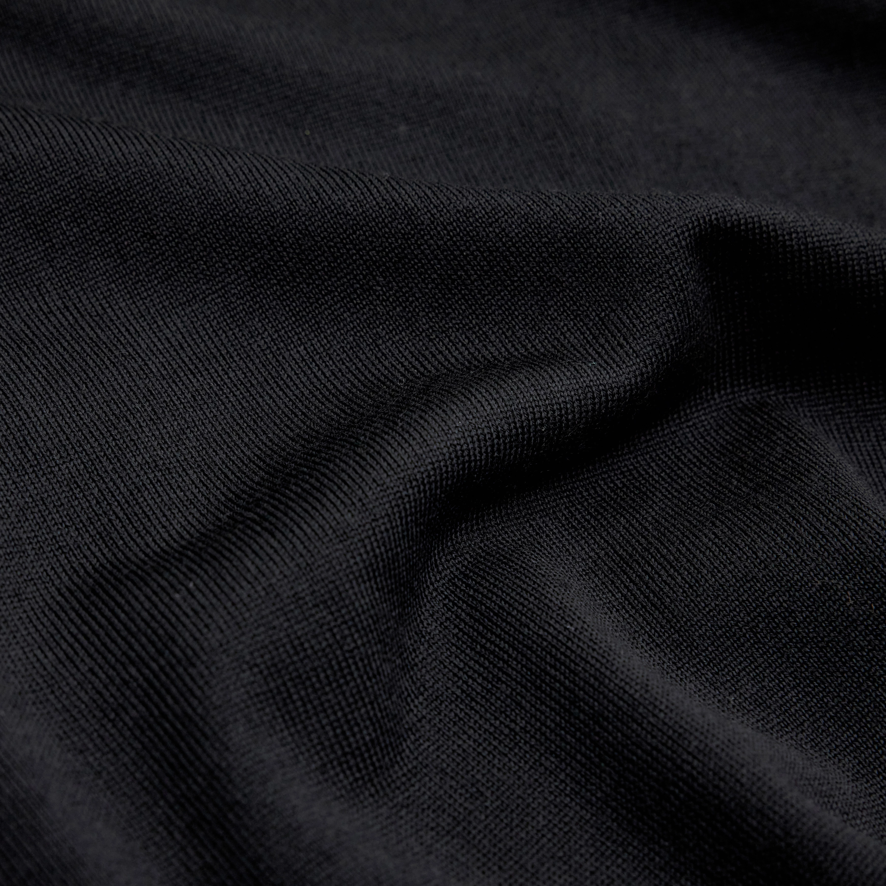 RIKONO - Strickpullover in feiner Merinowolle - Herren - schwarz - Materialbild (B2C)