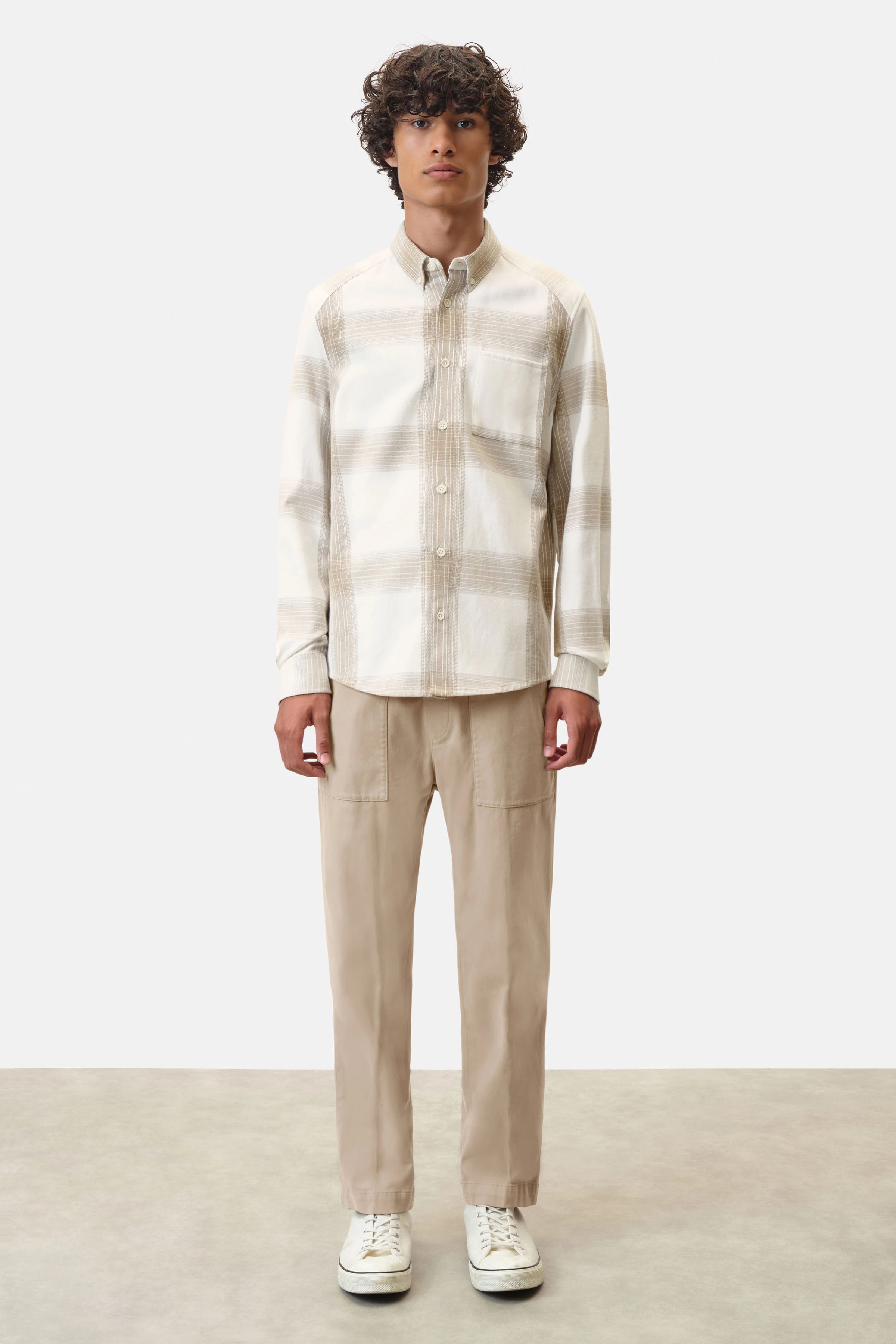 LIET_2 - Button-Down Hemd in reiner Baumwolle - Herren - off white - Ganzkörper-Frontansicht