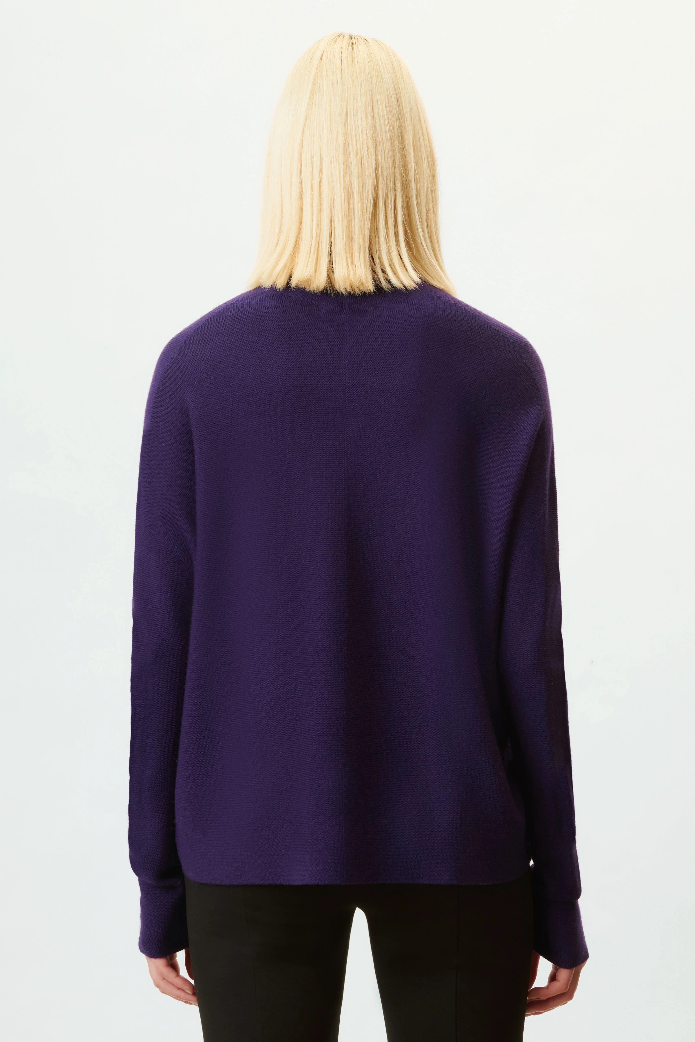 LIORA - Egg-shape turtleneck sweater in merino wool - women - purple - Rückansicht