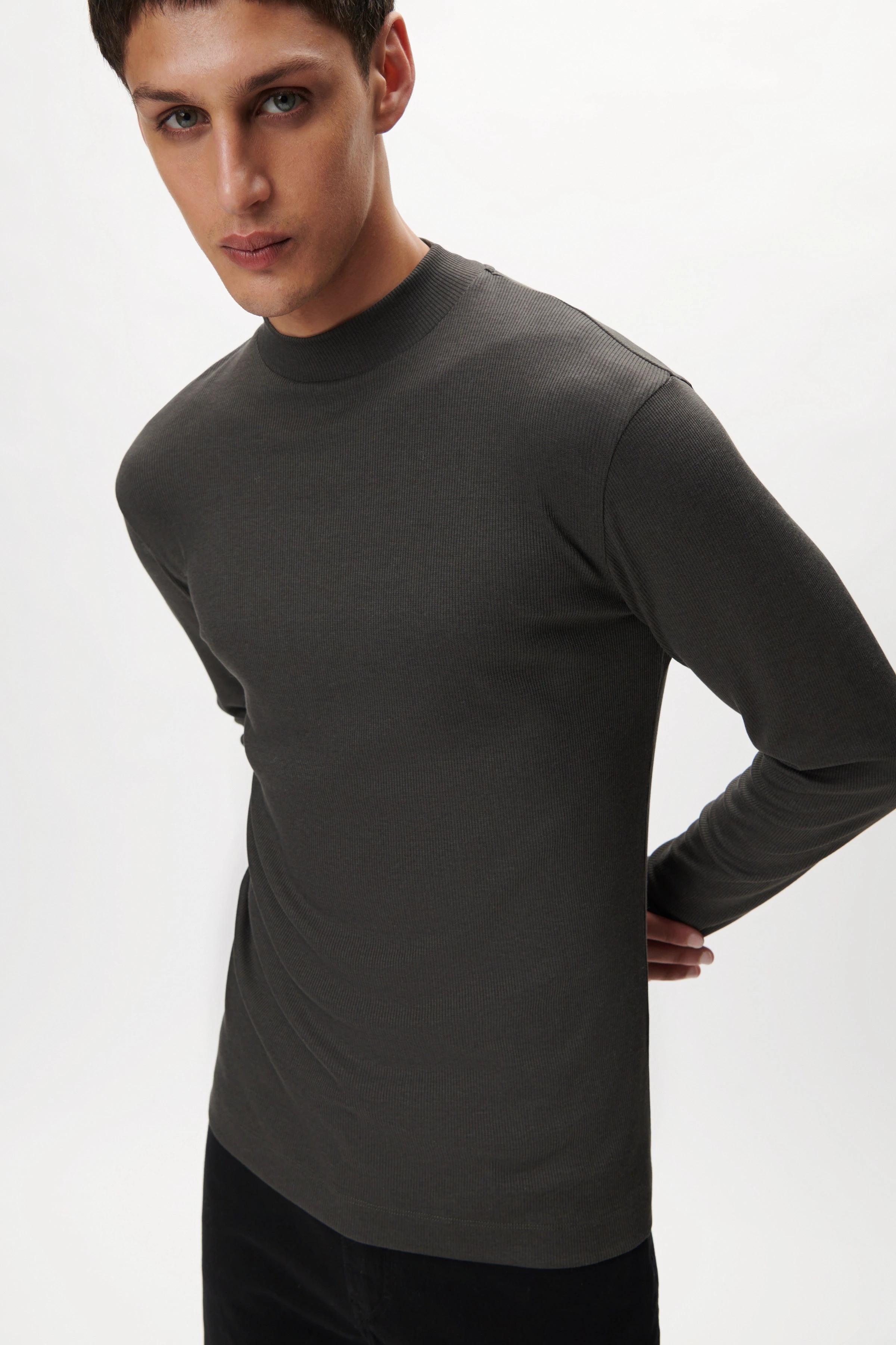 MORITZ - longsleeve in fine rib in lyocell-mix - men - green - Frontansicht
