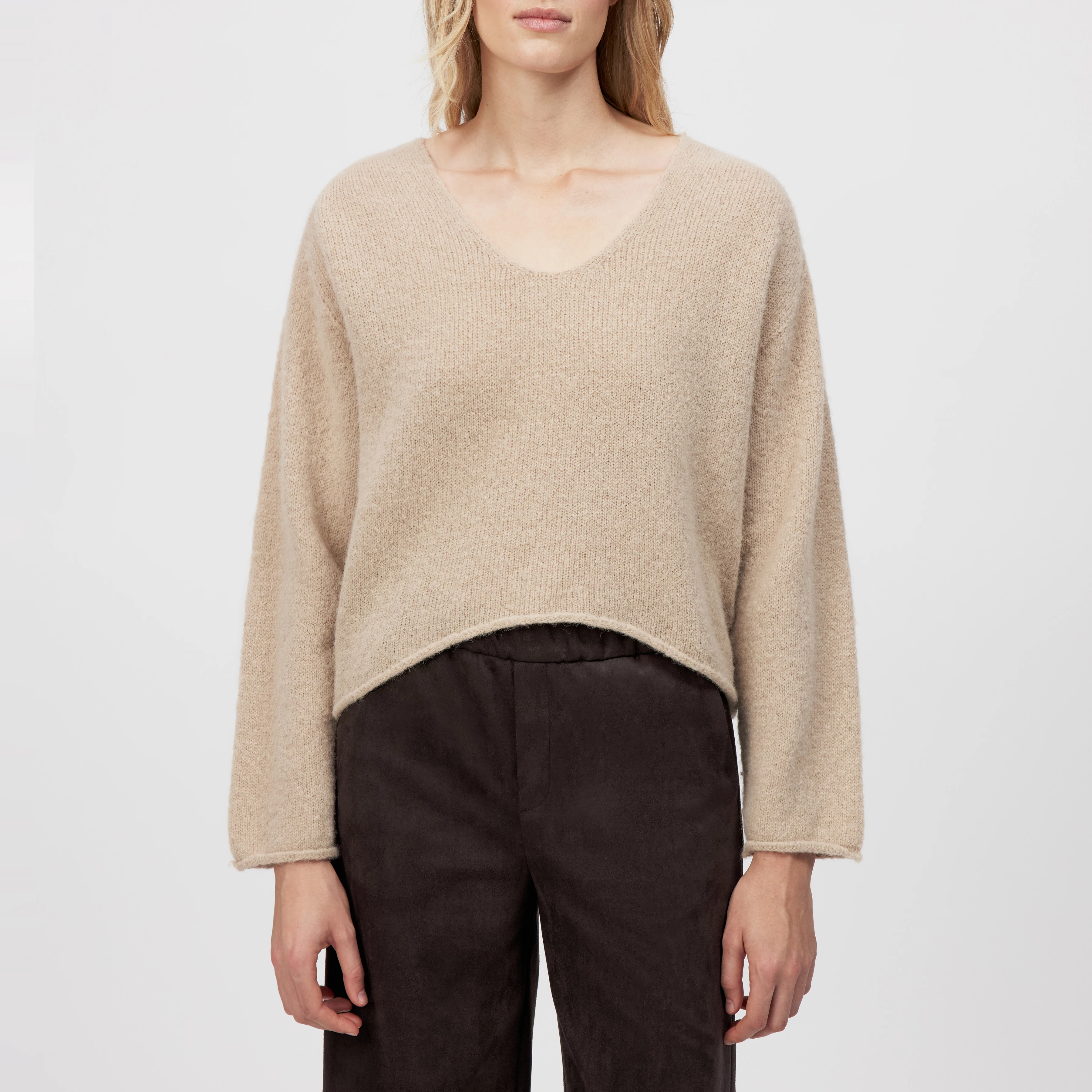 SOMAIJA - Oversized sweater in luxurious alpaca blend - women - beige - Frontansicht