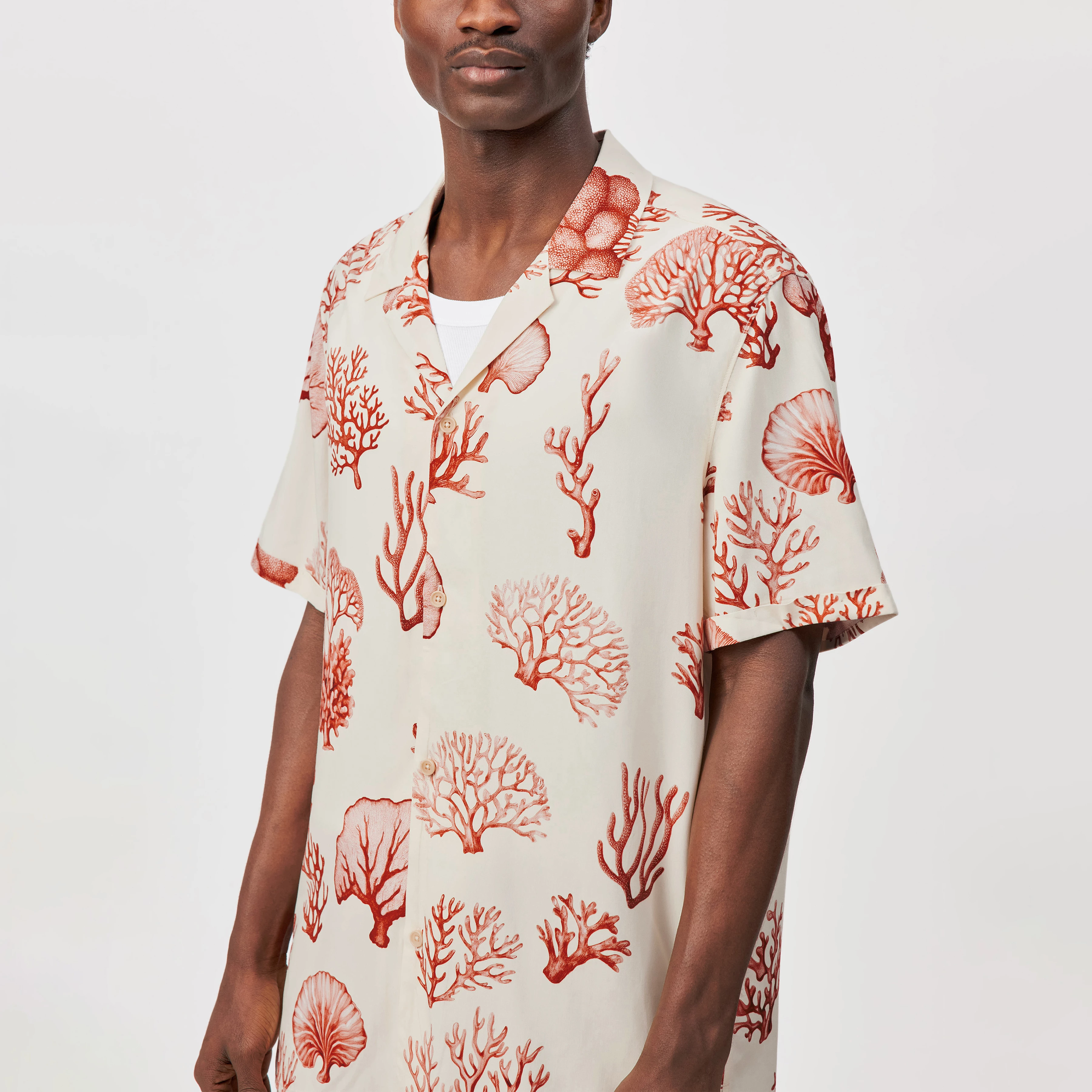 BIJAN_2 - Casual short-sleeve shirt with coral print - men - orange - Detailansicht am Model