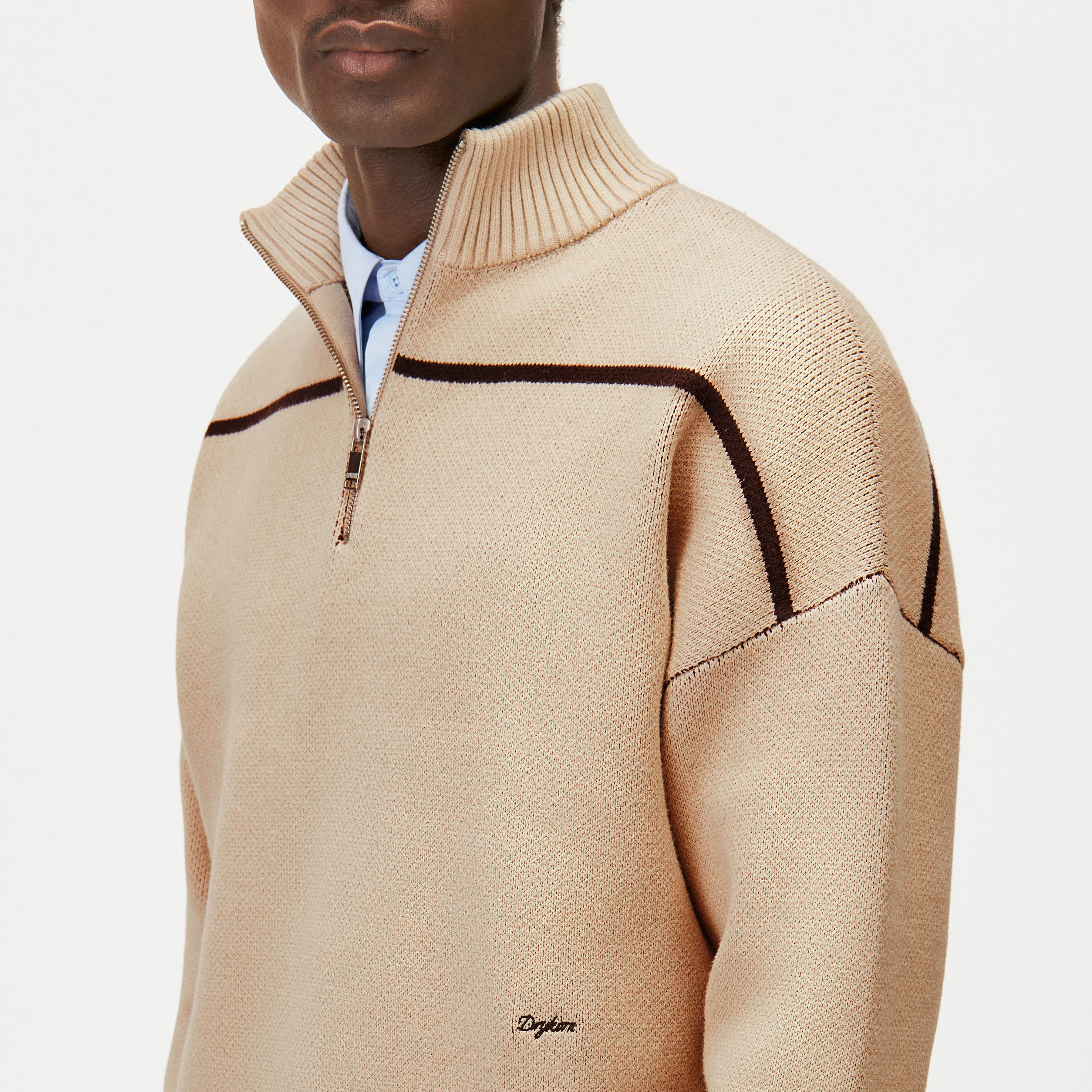 BENEDIO - High-neck jumper with mountain jacquard - men - beige - Detailansicht am Model