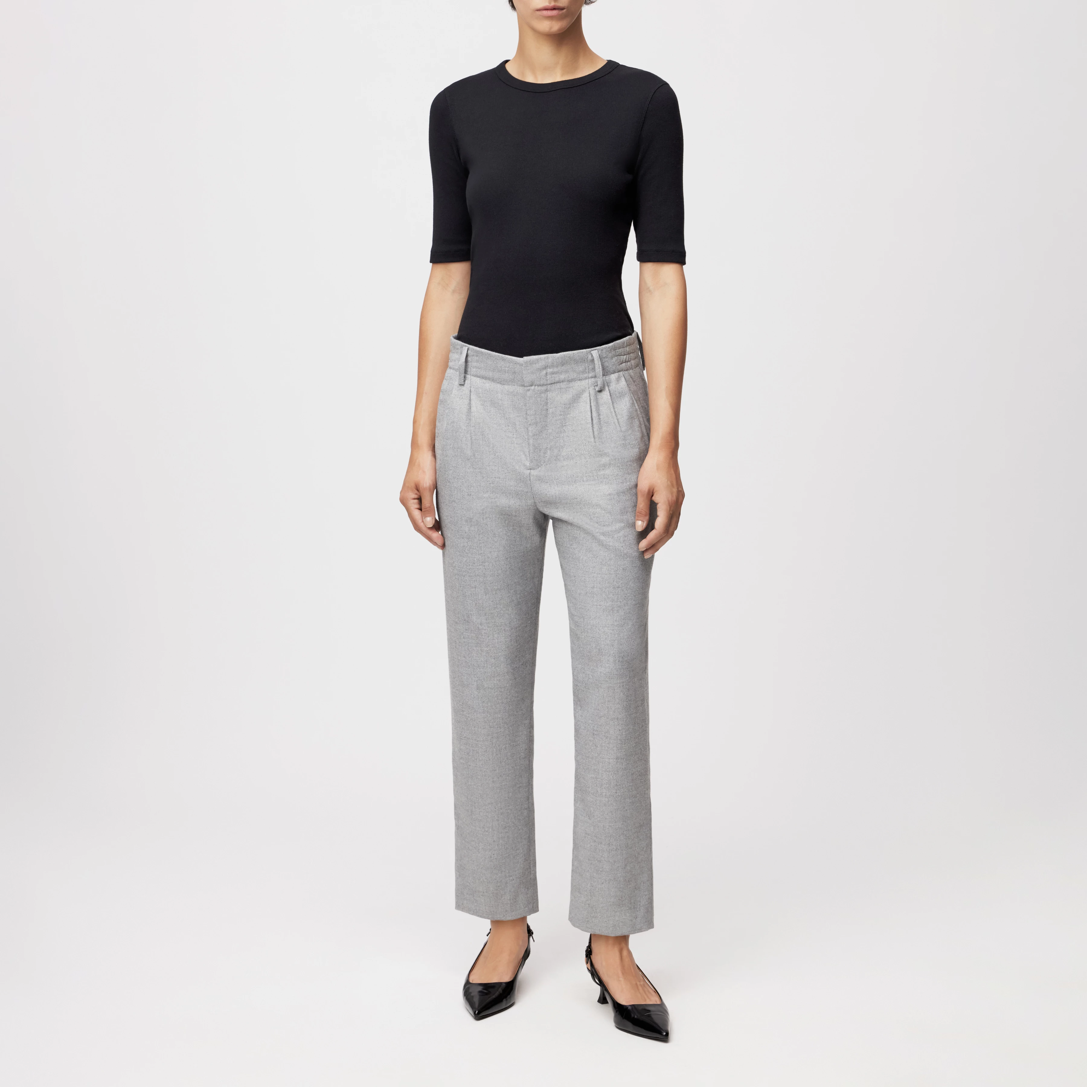 DISPATCH_0 - Pleated trousers in soft flannel - women - grey - Ganzkörper-Frontansicht