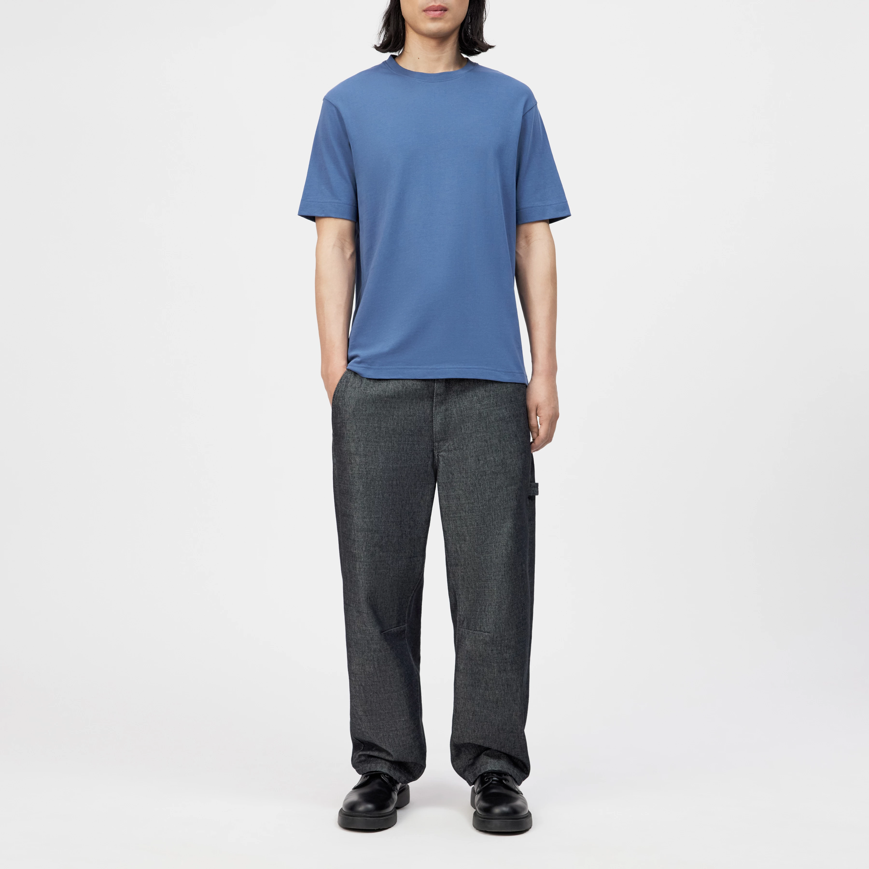 RAPHAEL - T-Shirt in reiner Baumwolle - Herren - blau - Ganzkörper-Frontansicht