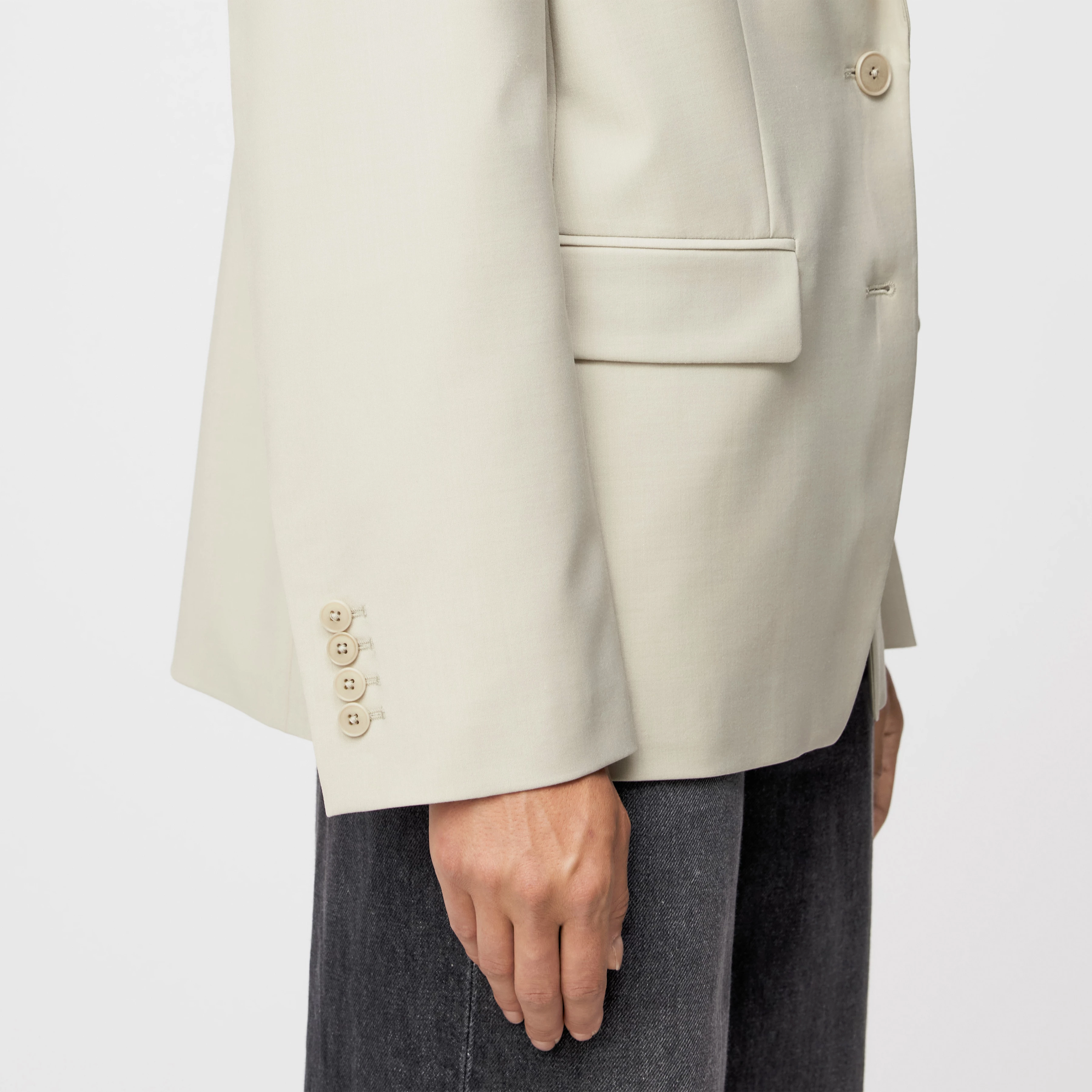 HALLSANDS - Blazer with drop lapel in bi-stretch - women - beige - Detailansicht am Model