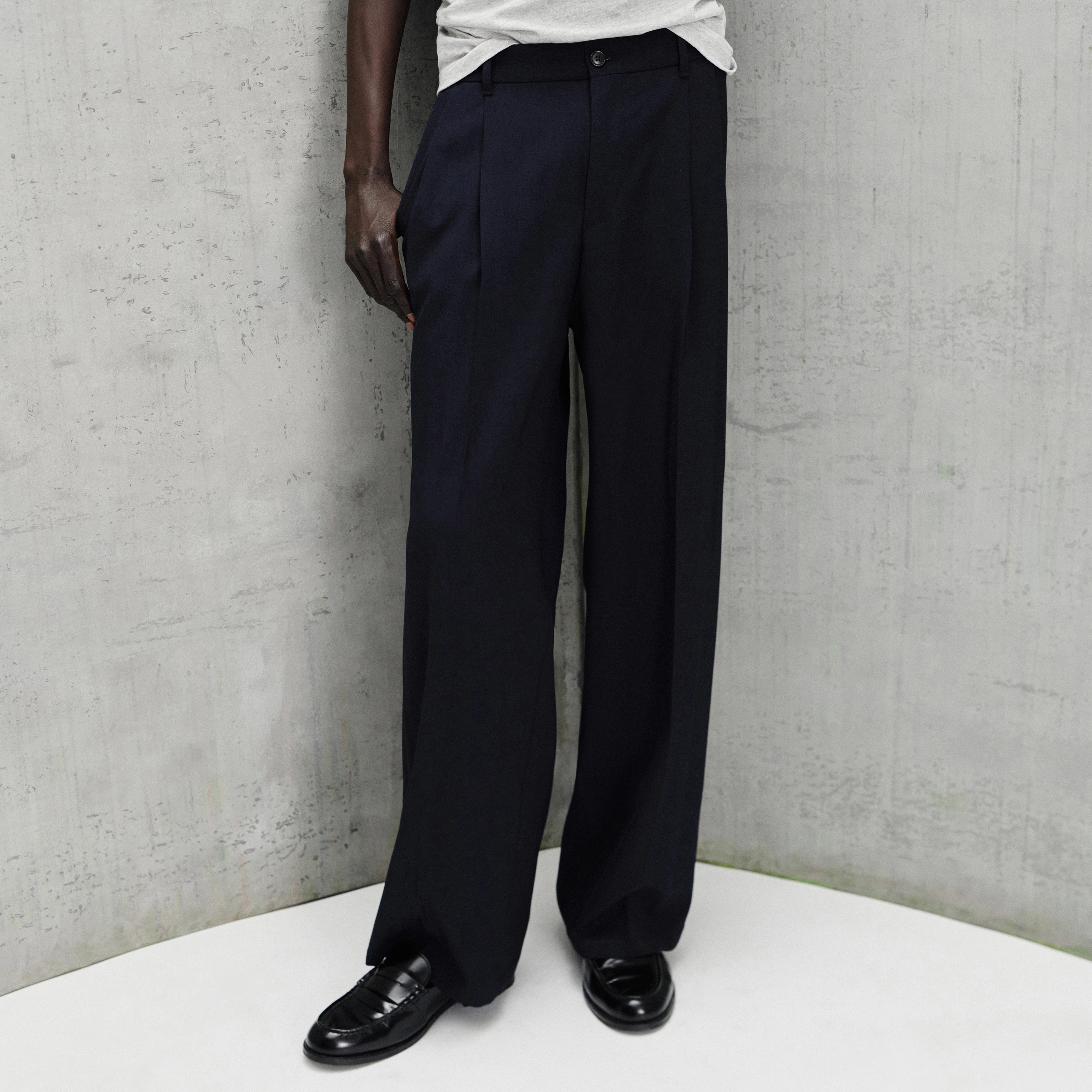 LEEK_WIDE - Relaxed fit pleated trousers in gabardine - men - blue