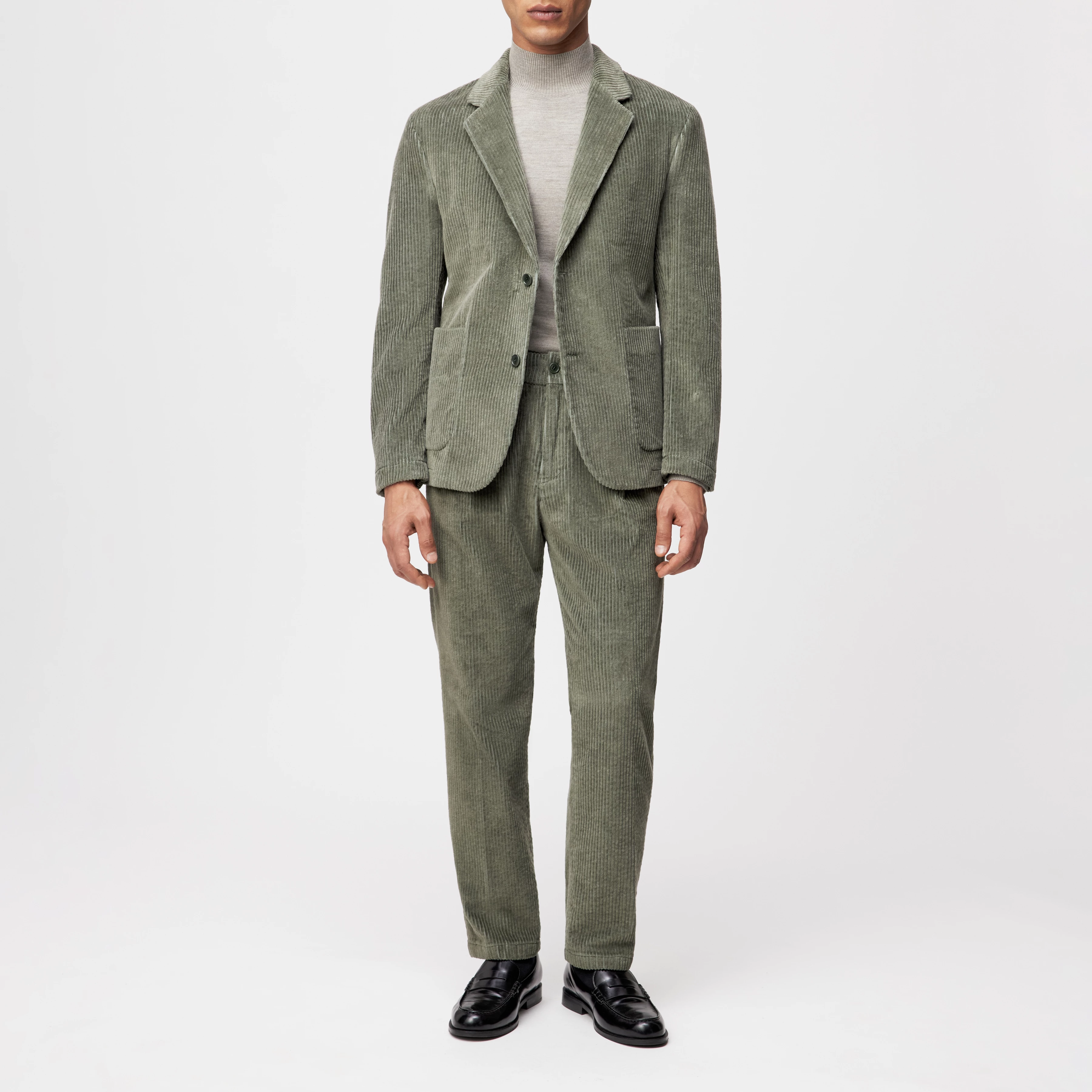 CHASY_RGLR - Casual Hose mit Bundfalte in Baumwoll-Breitcord - Herren - grün - Ganzkörper-Frontansicht