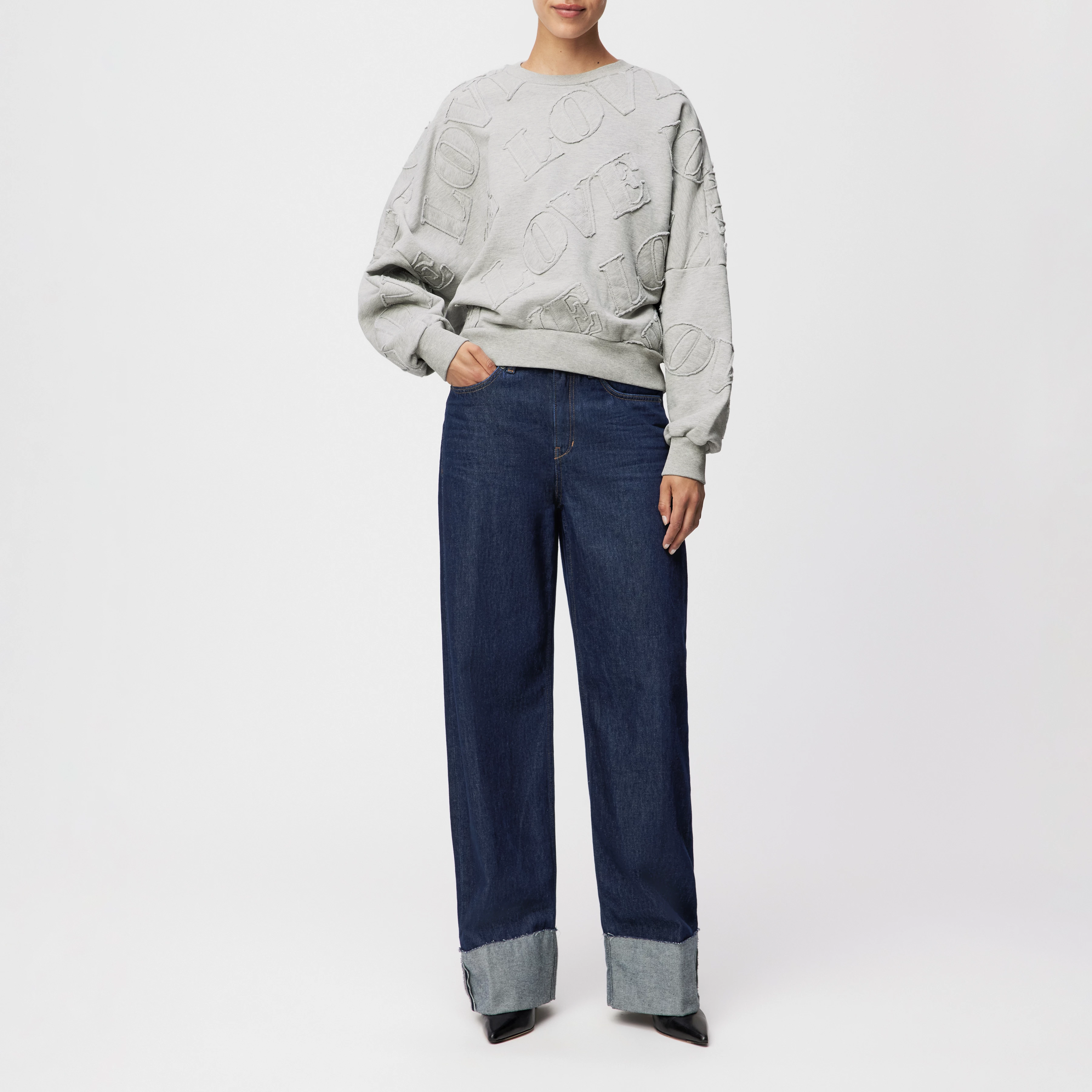 ASTERA_P11 - Oversized Sweatshirt in reiner Baumwolle - Damen - grau - Ganzkörper-Frontansicht