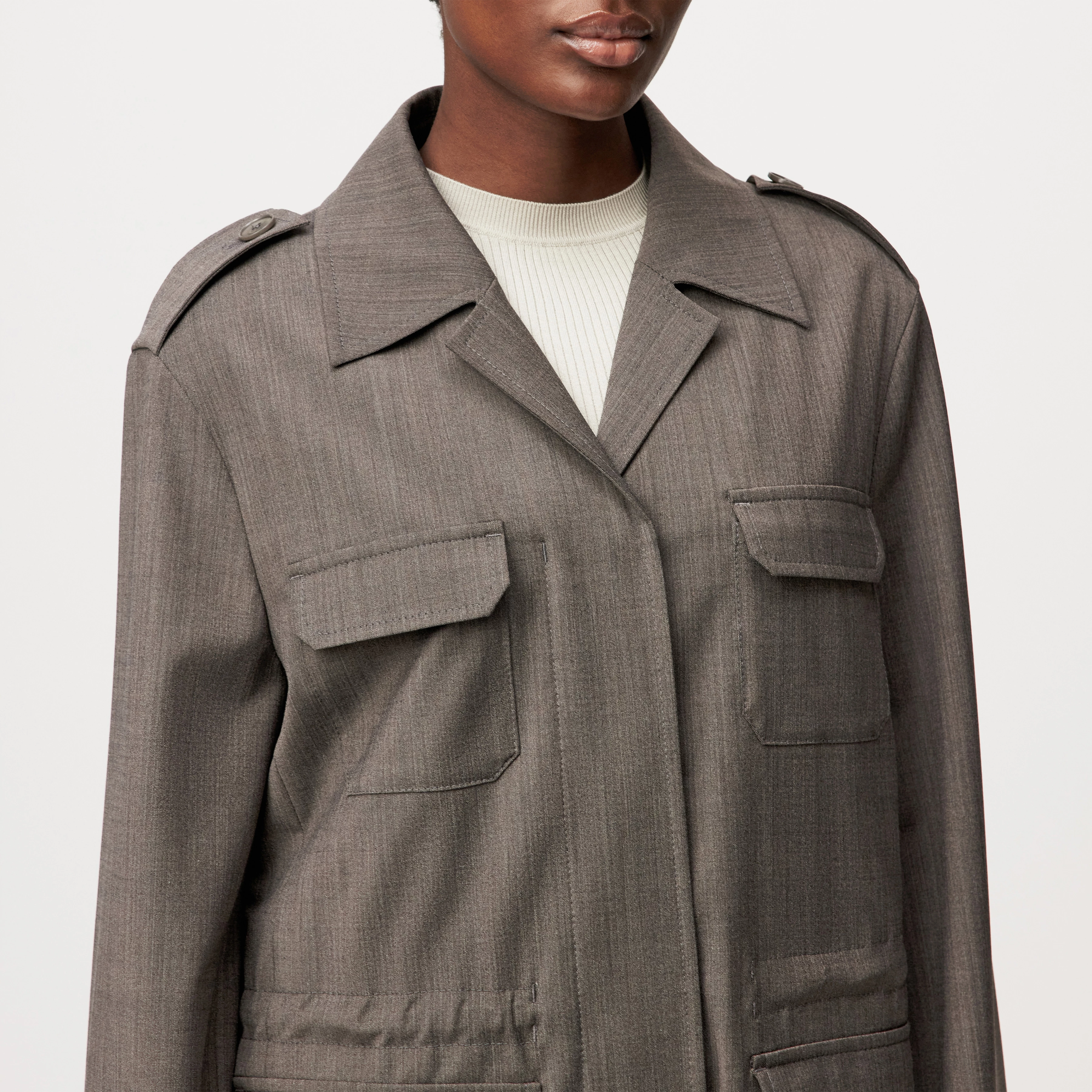 BODNEY - Field Jacket in Bi-Stretch - Damen - braun - Detailansicht am Model