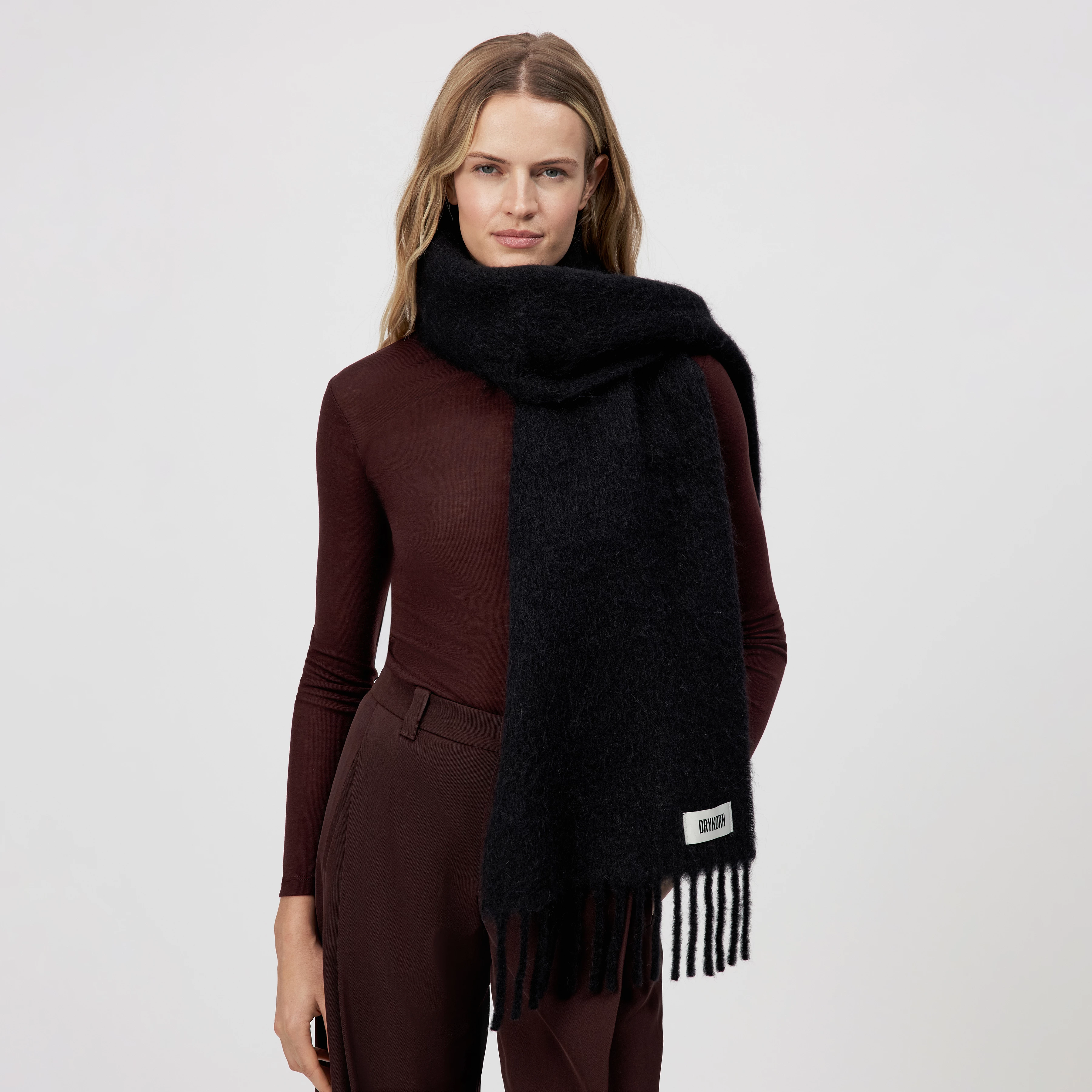 KASAY_2 - Scarf in fluffy alpaca blend - unisex - Natural Aluminium - Frontansicht