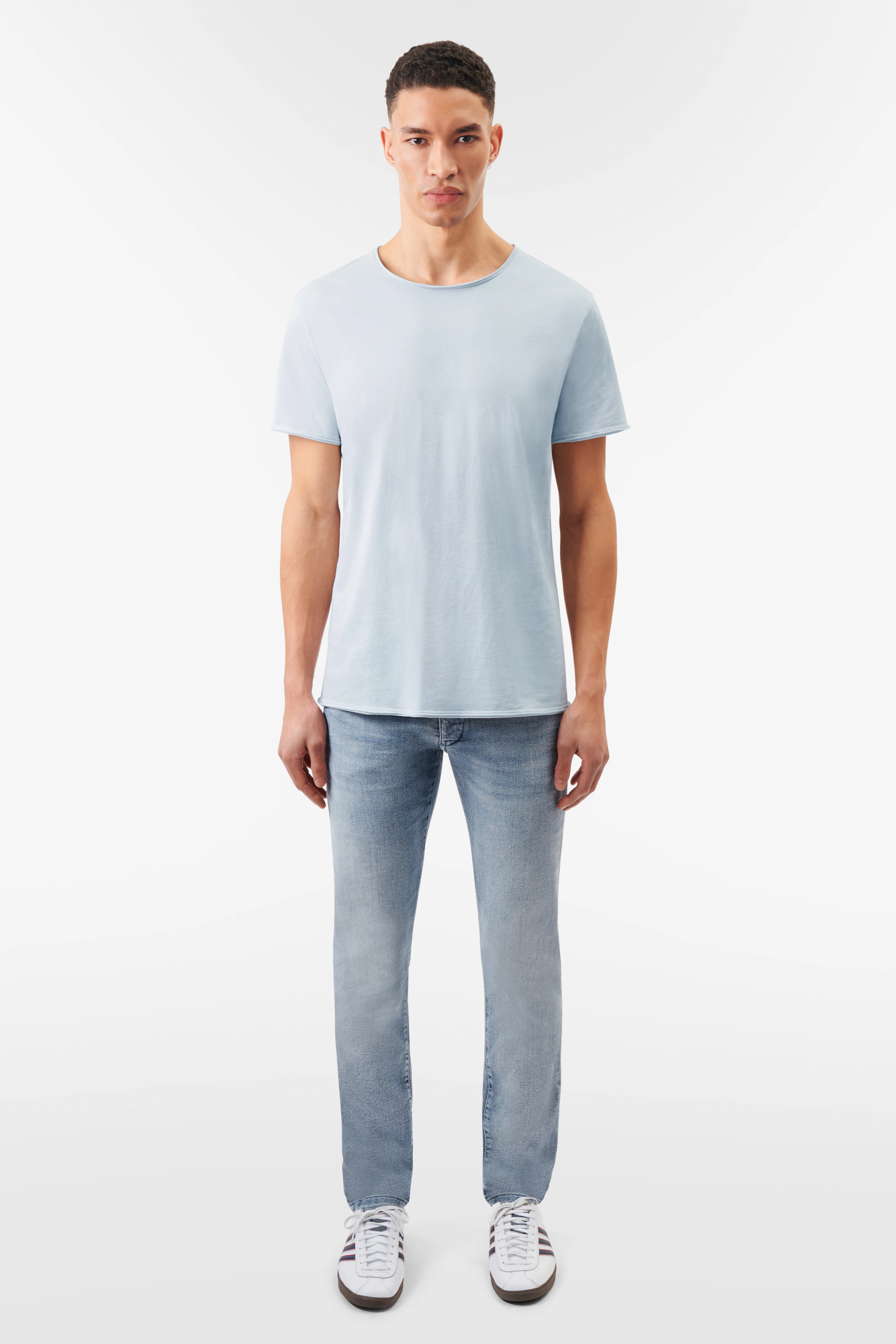 KENDRICK - Lockeres T-Shirt in reiner Baumwolle - Herren - blau - Ganzkörper-Frontansicht