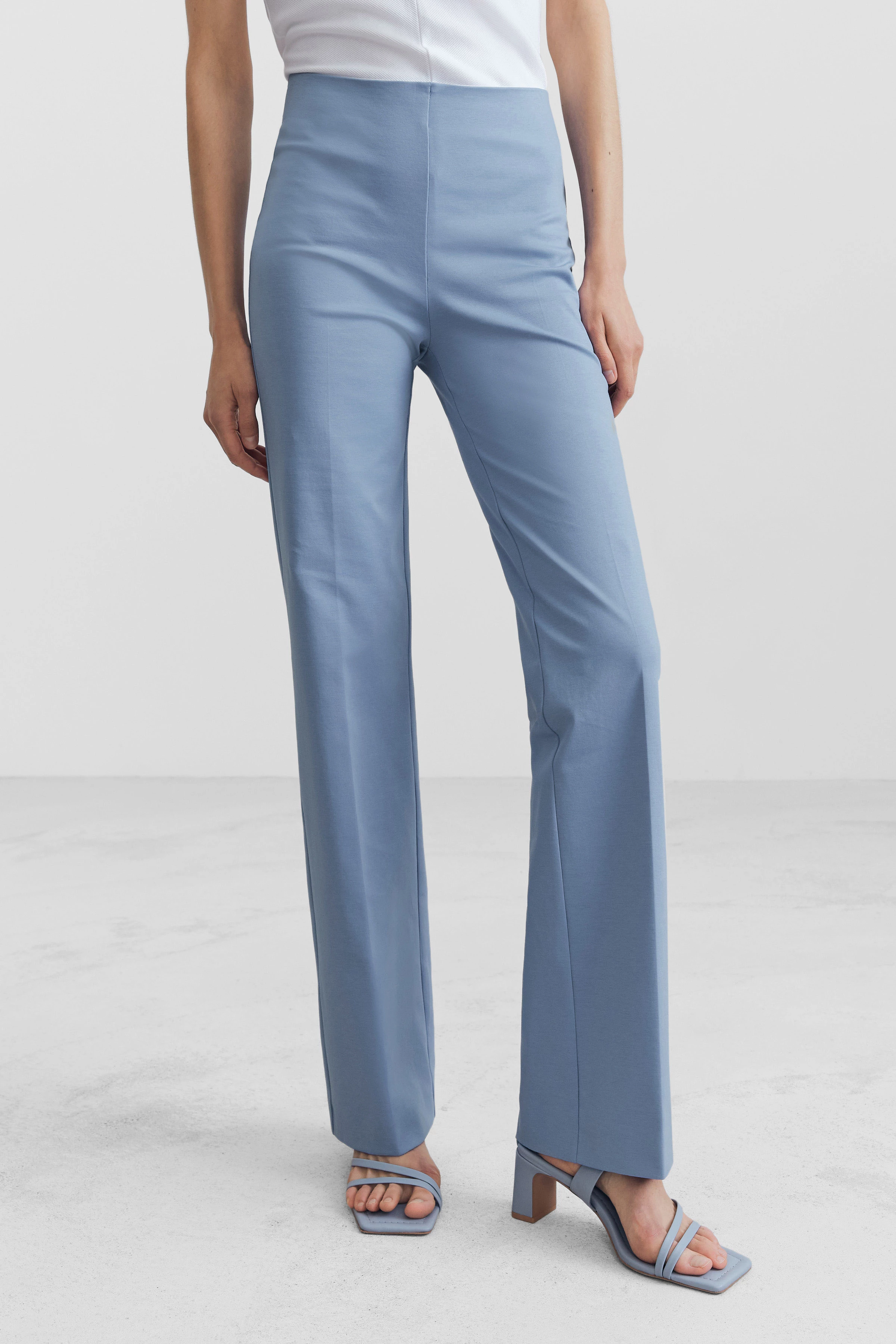 ALIVE - Løse bukser med flare - women - blå - Frontansicht