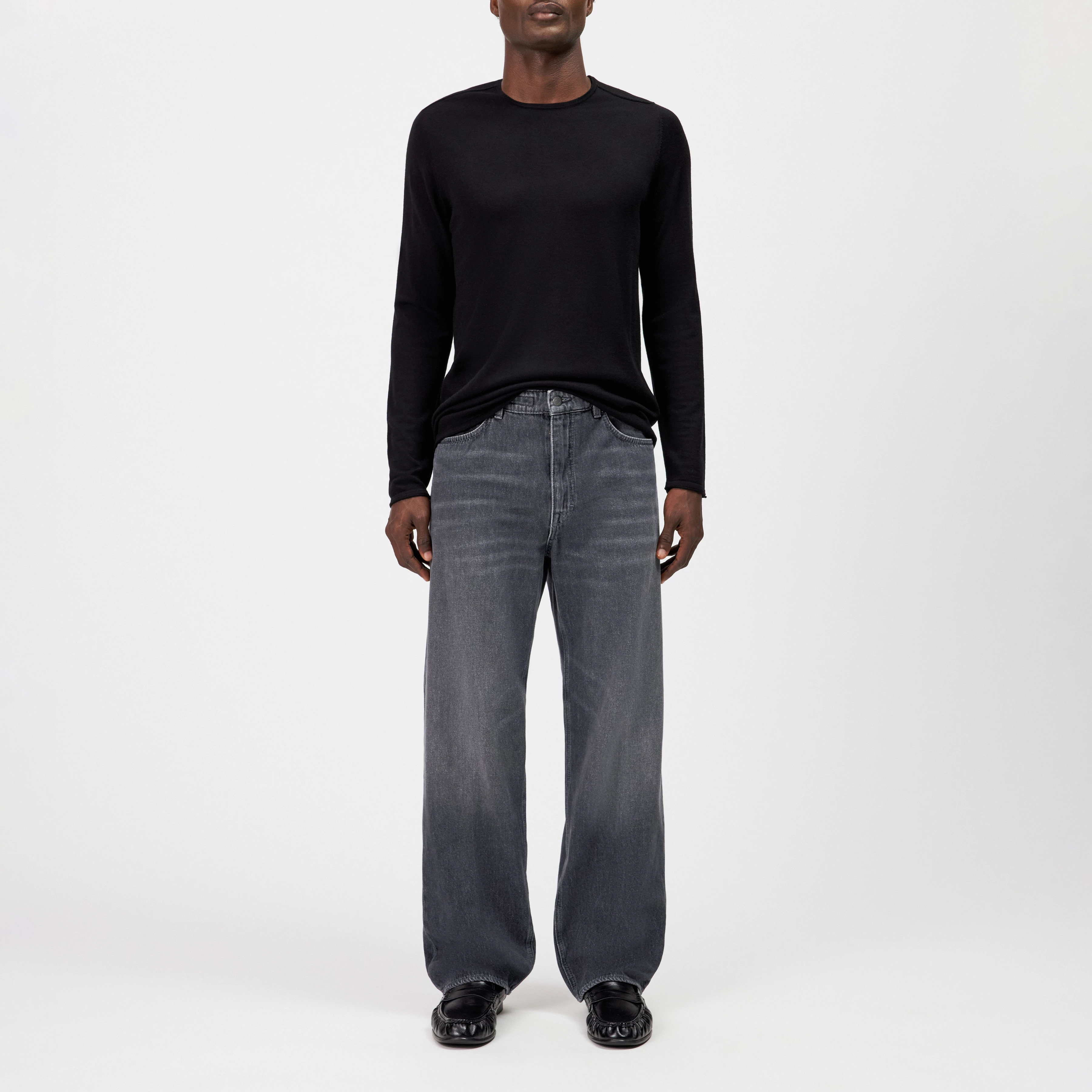 RIKONO - Fine merino wool knitted jumper - men - black - Ganzkörper-Frontansicht