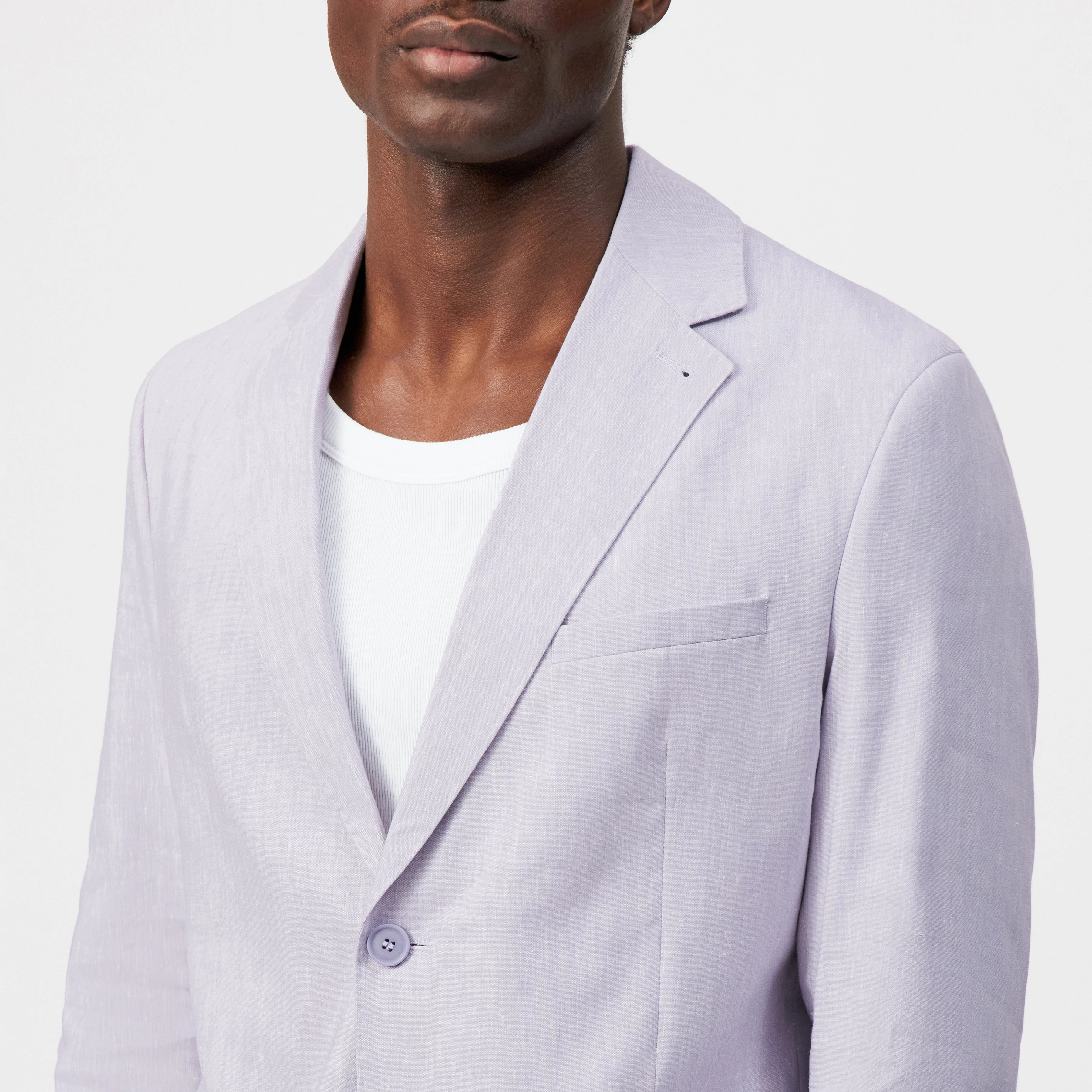 YAMES - Einreihiges Sakko in Leinen-Mix - Herren - lila - Detailansicht am Model