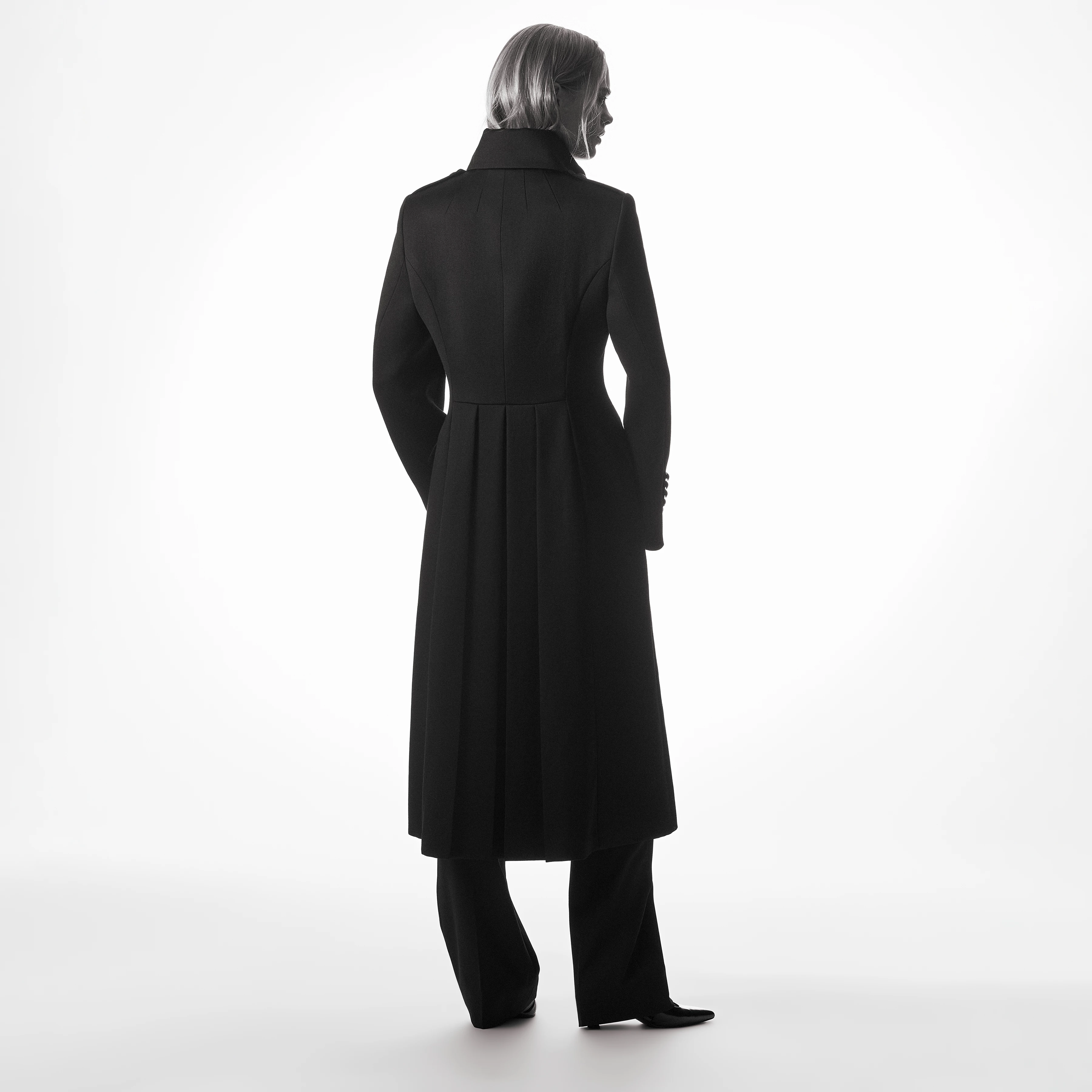 DRYQUEENS - Tailored coat with stand collar in pure new wool - women - black - Rückansicht