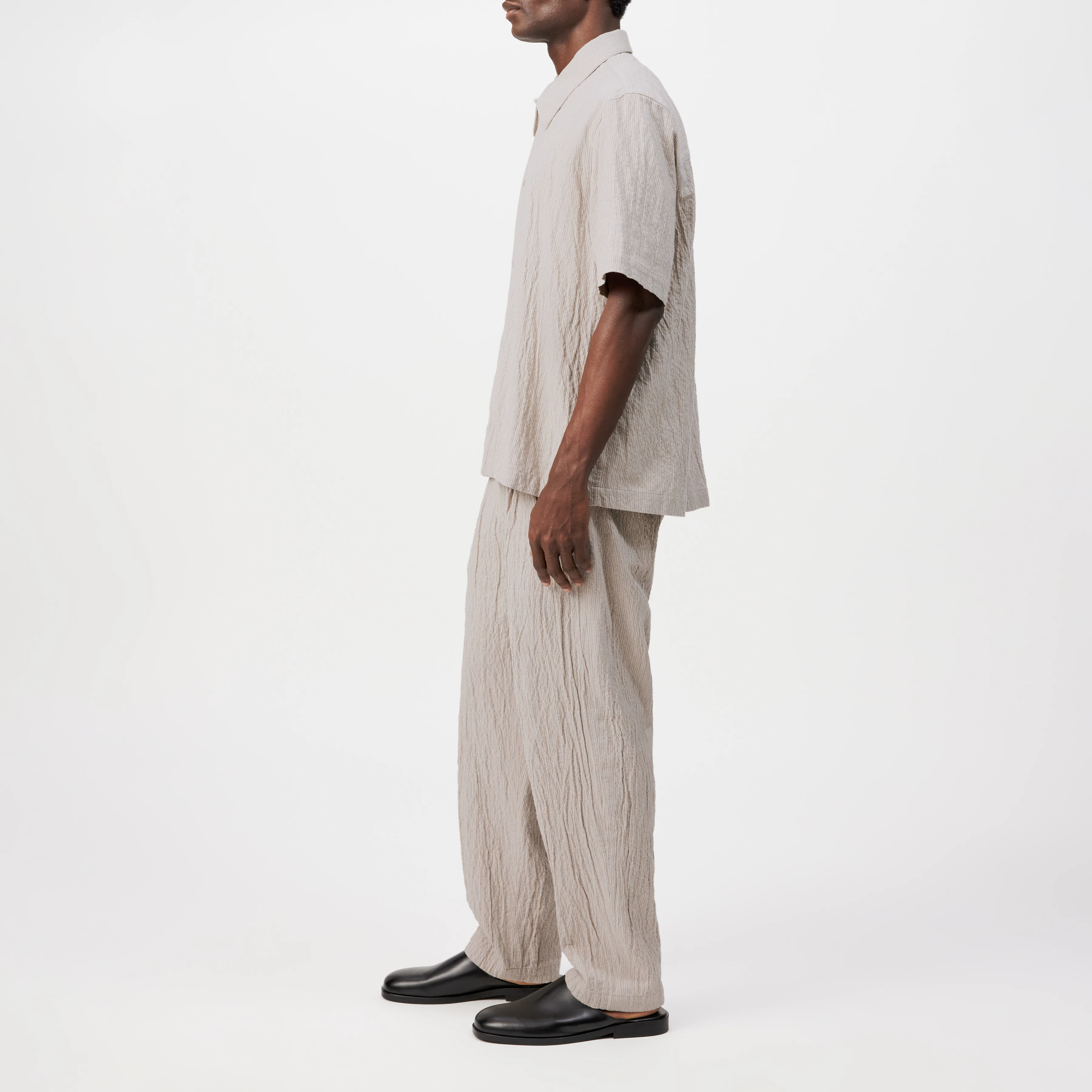 MERYN - Short-sleeve shirt in crinkle look - men - beige - Seitenansicht