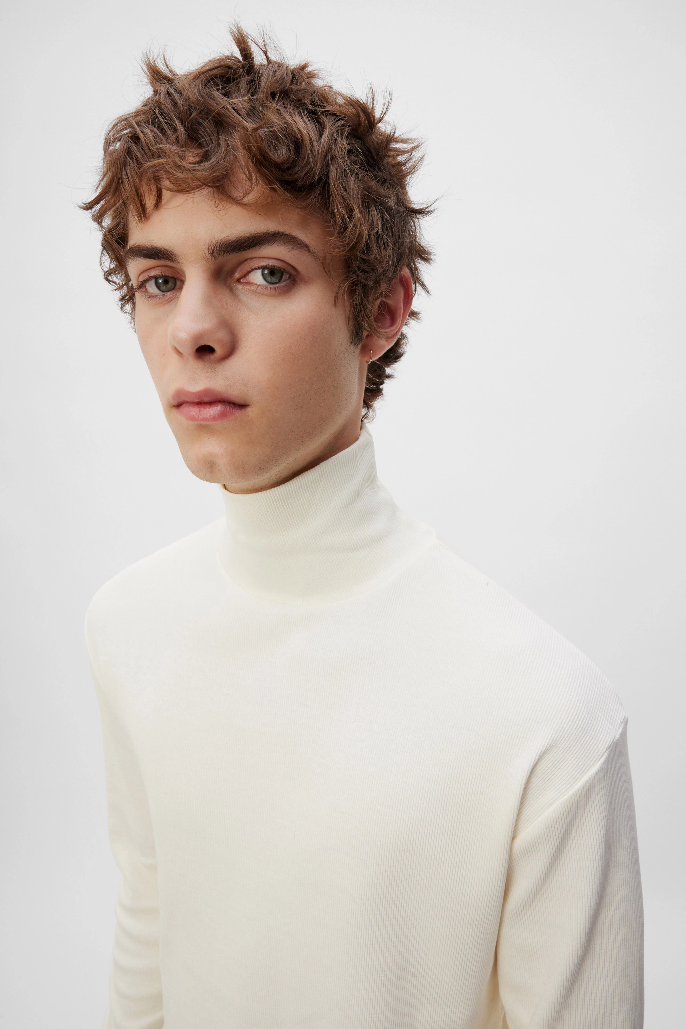 EMANUEL - Turtle Pullover in Rippe - Herren - off white - Seitenansicht