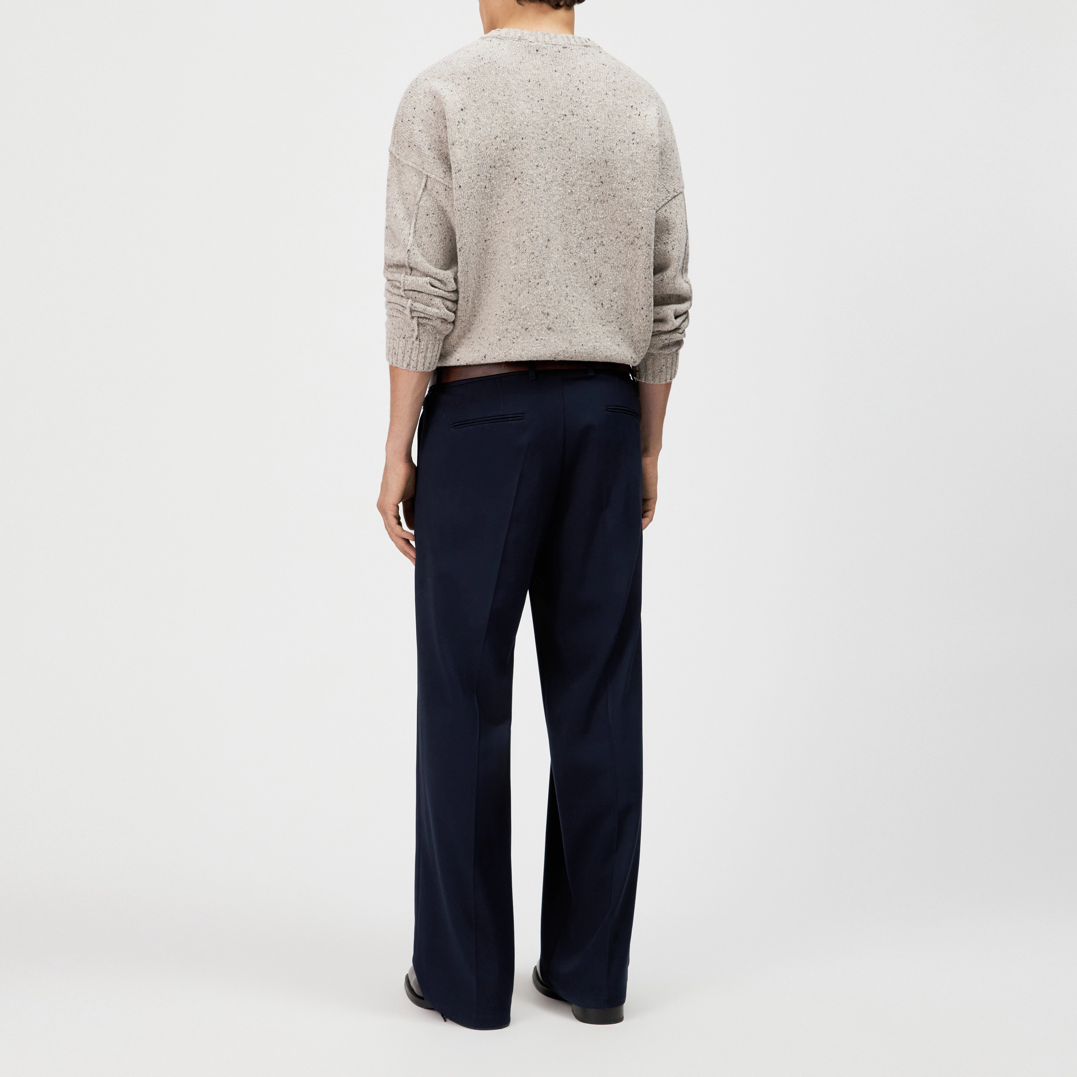 LEEK_WIDE - Relaxed fit pleated trousers in gabardine - men - blue - Rückansicht