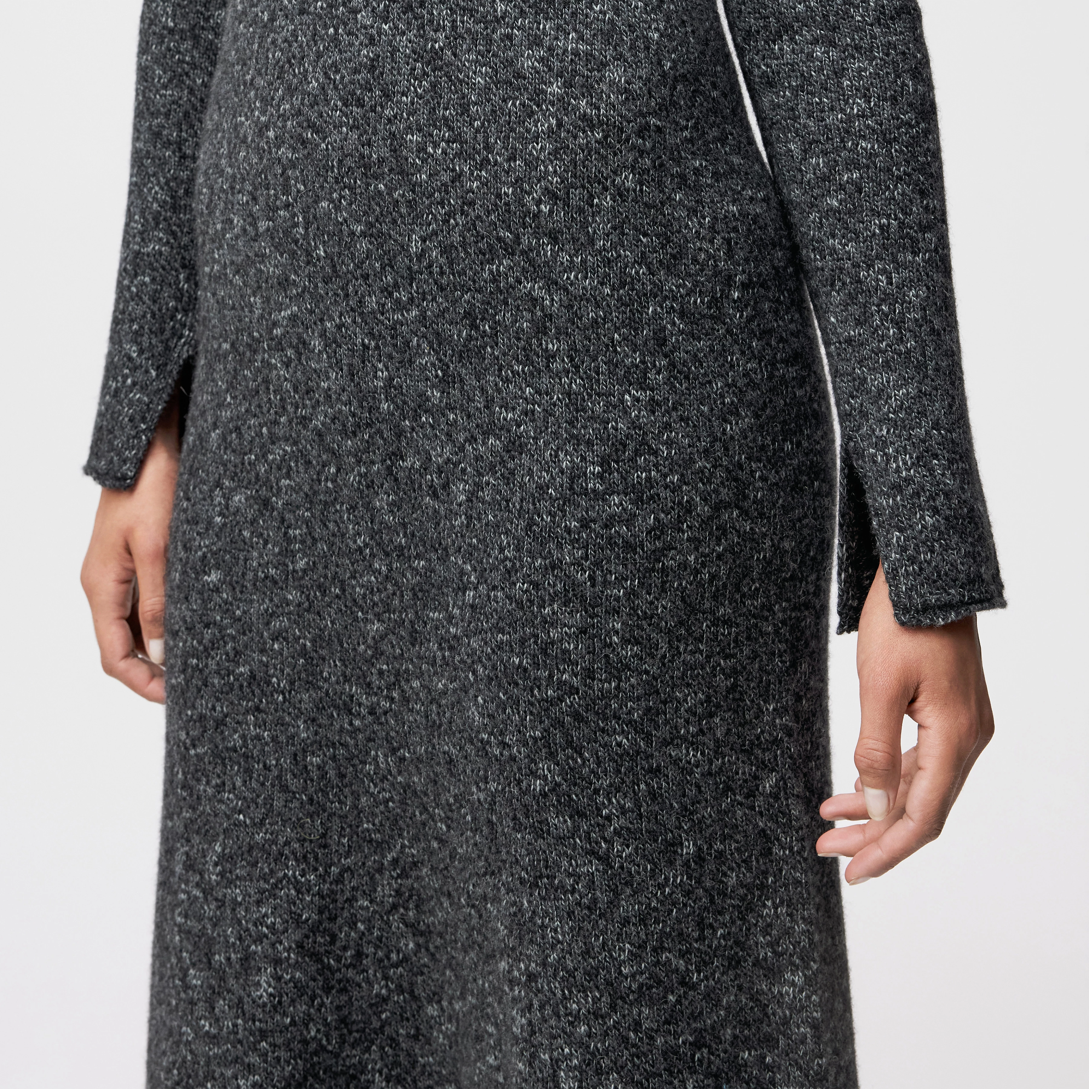 BRIANNA - Knitted dress in wool-cotton blend - women - grey - Detailansicht am Model
