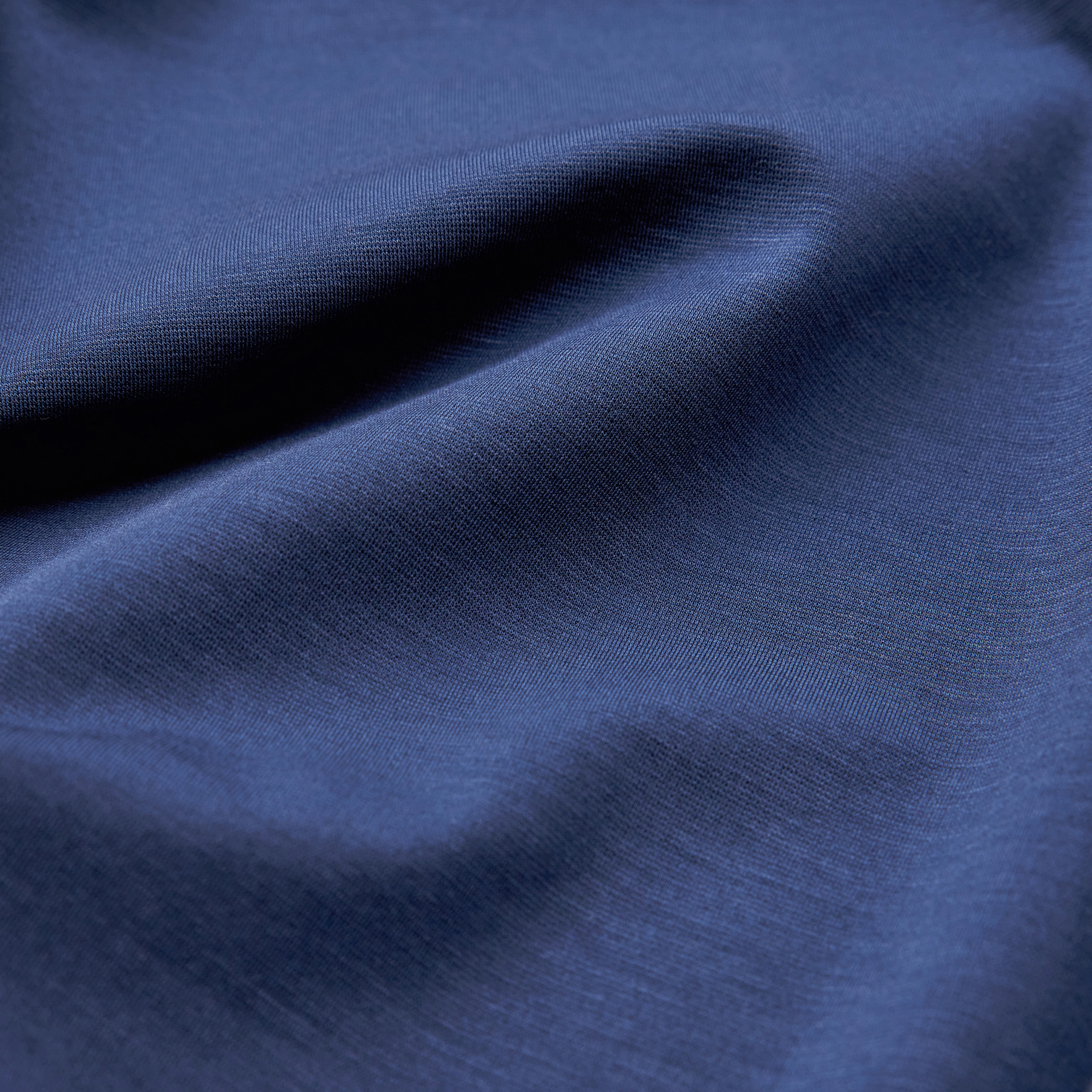 RAHEN - Midi dress with pleat detail in lyocell blend - women - blue - Materialbild (B2C)