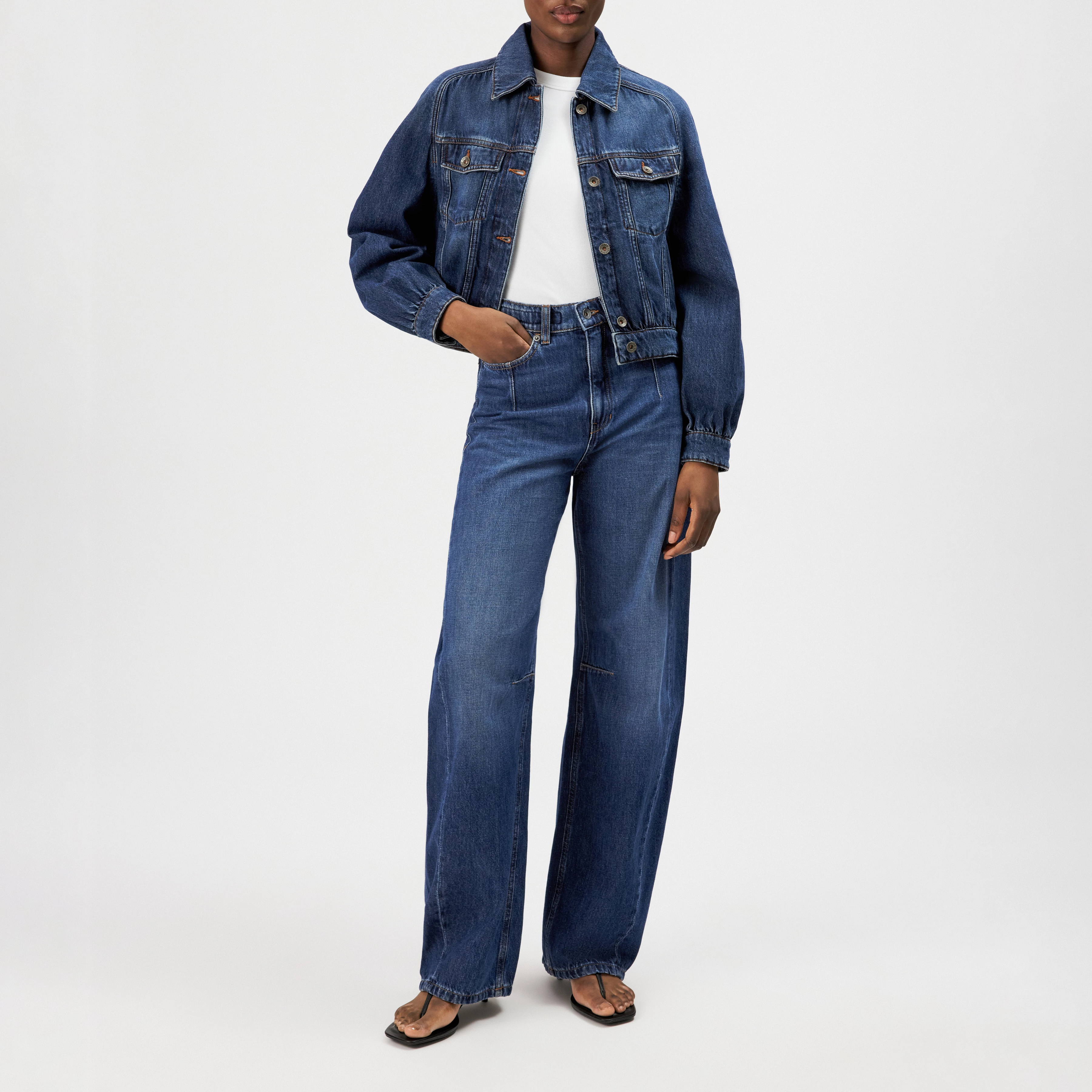 MARWICK - Relaxed fit, soft-flow denim jacket - women - blue - Ganzkörper-Frontansicht