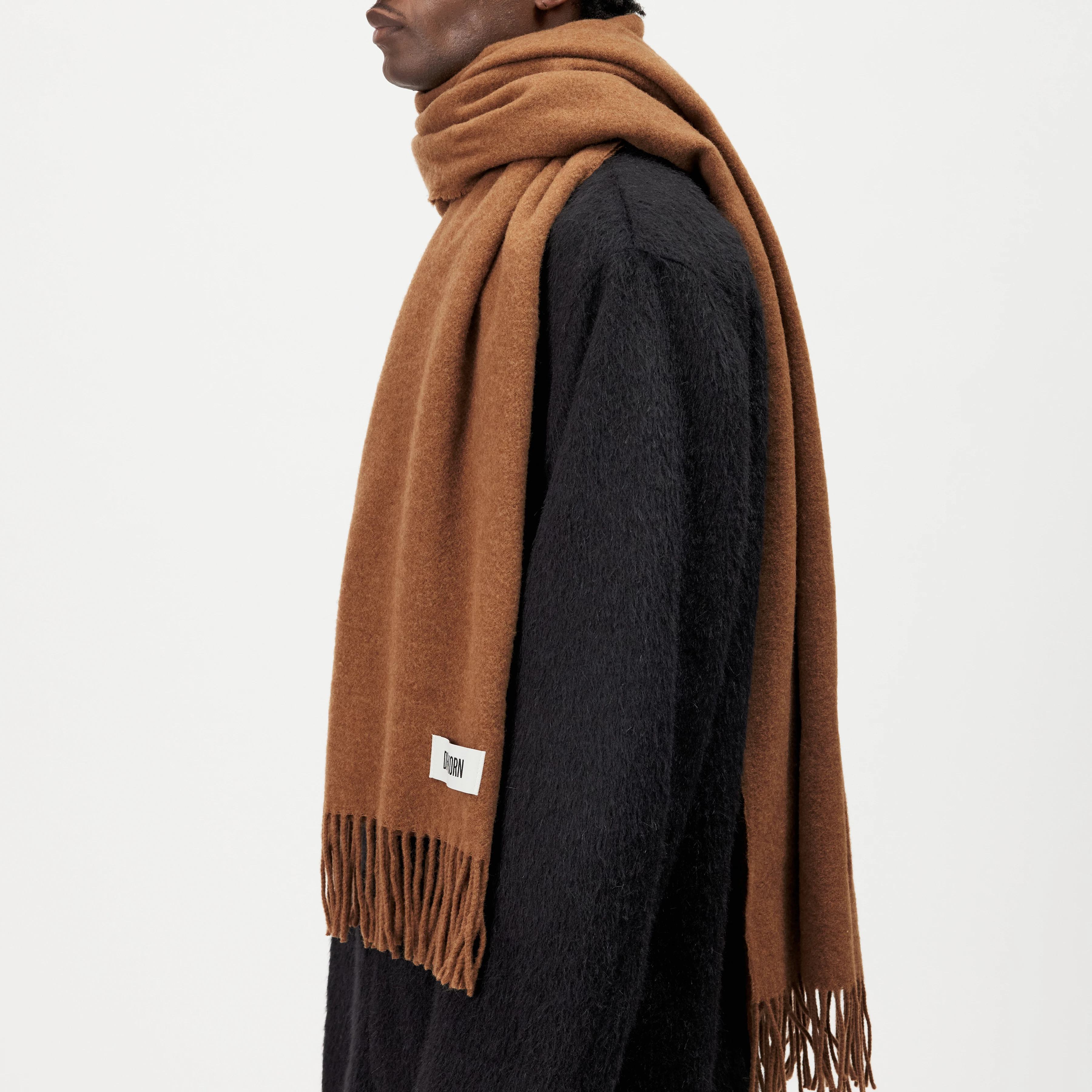 GAZE_4 - Schal in Wolltwill - Unisex - braun - Seitenansicht