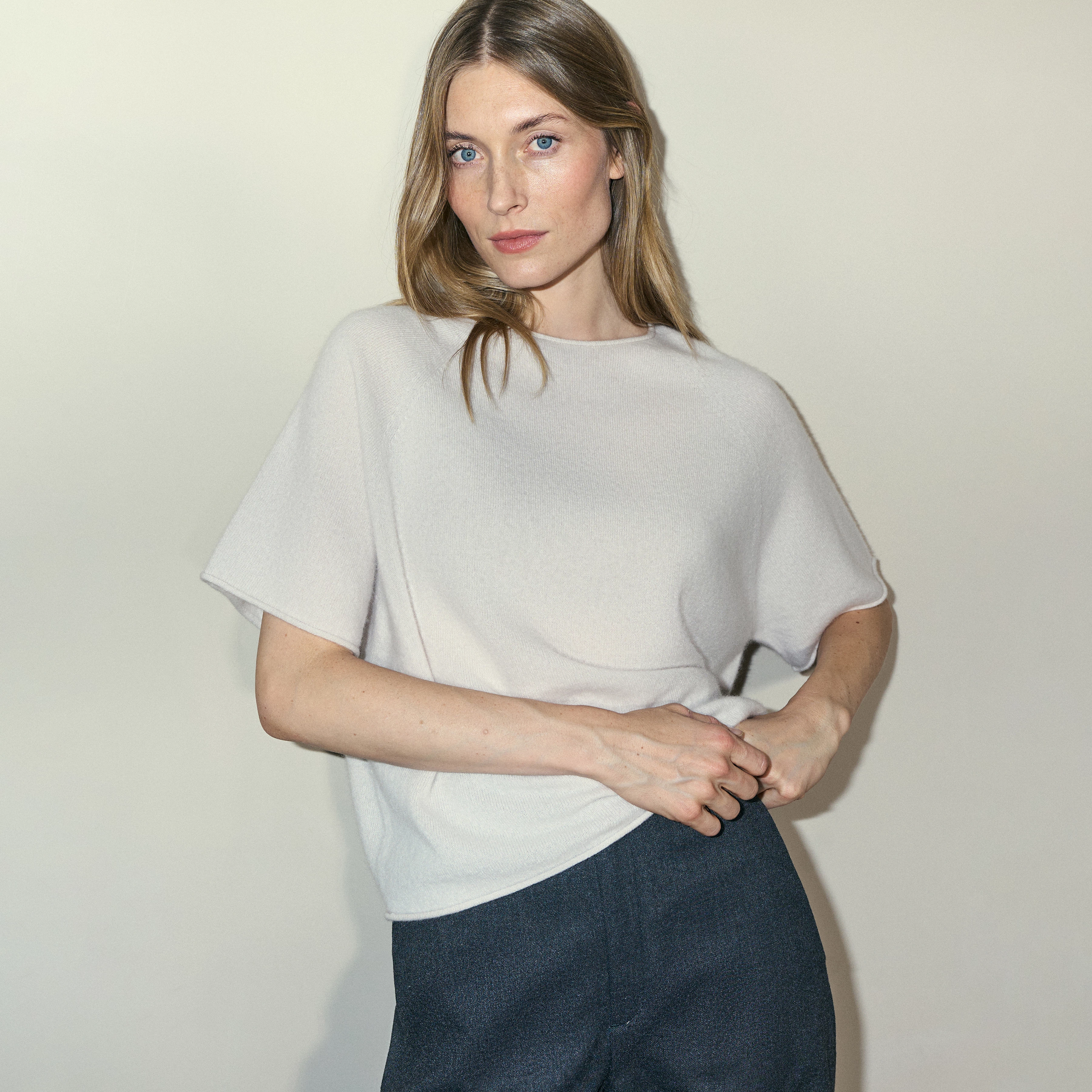 MOENY - Oversized pure cashmere knit T-shirt - women - beige