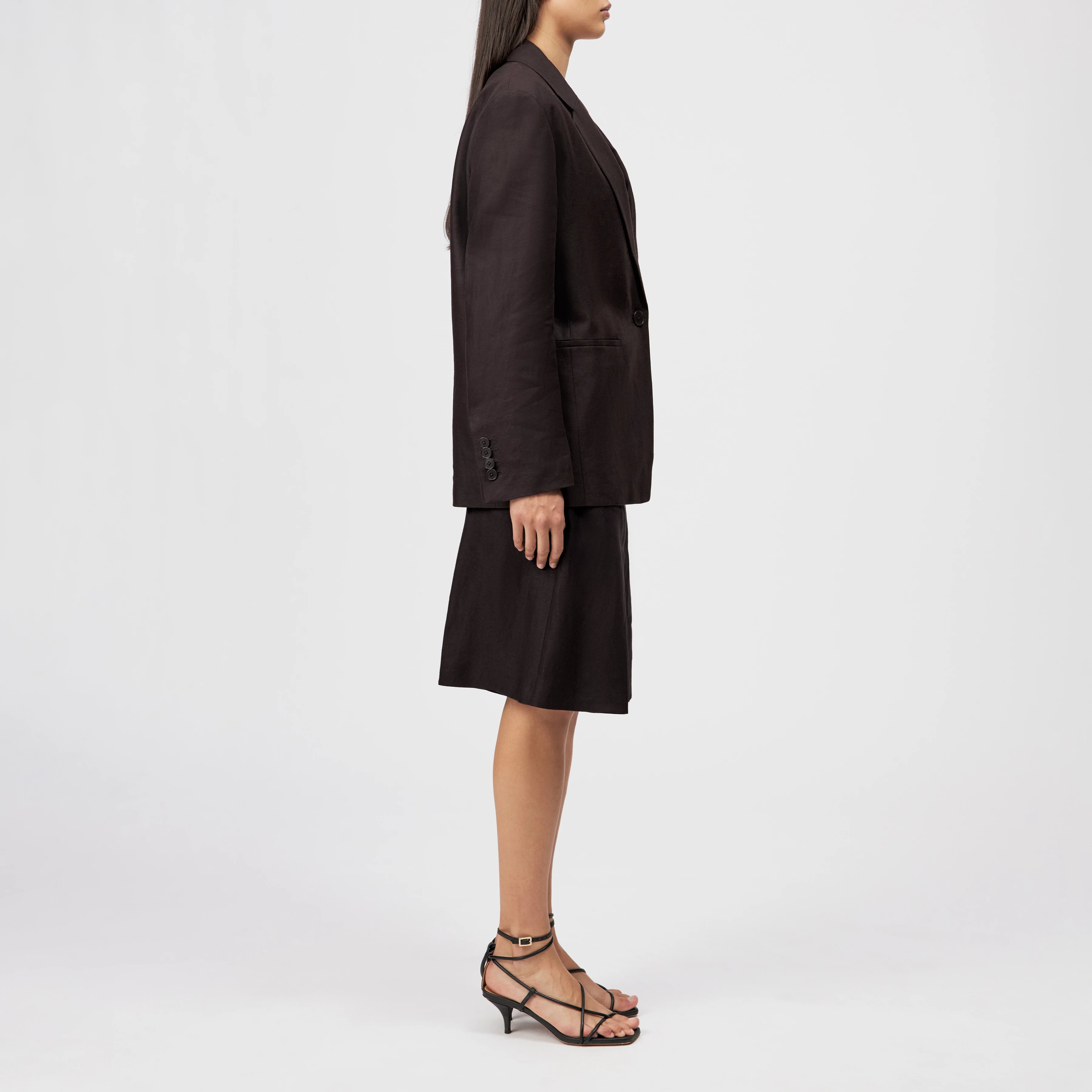 MOWTIE - Lässiger Einreiher-Blazer in reinem Leinen - Damen - braun - Seitenansicht