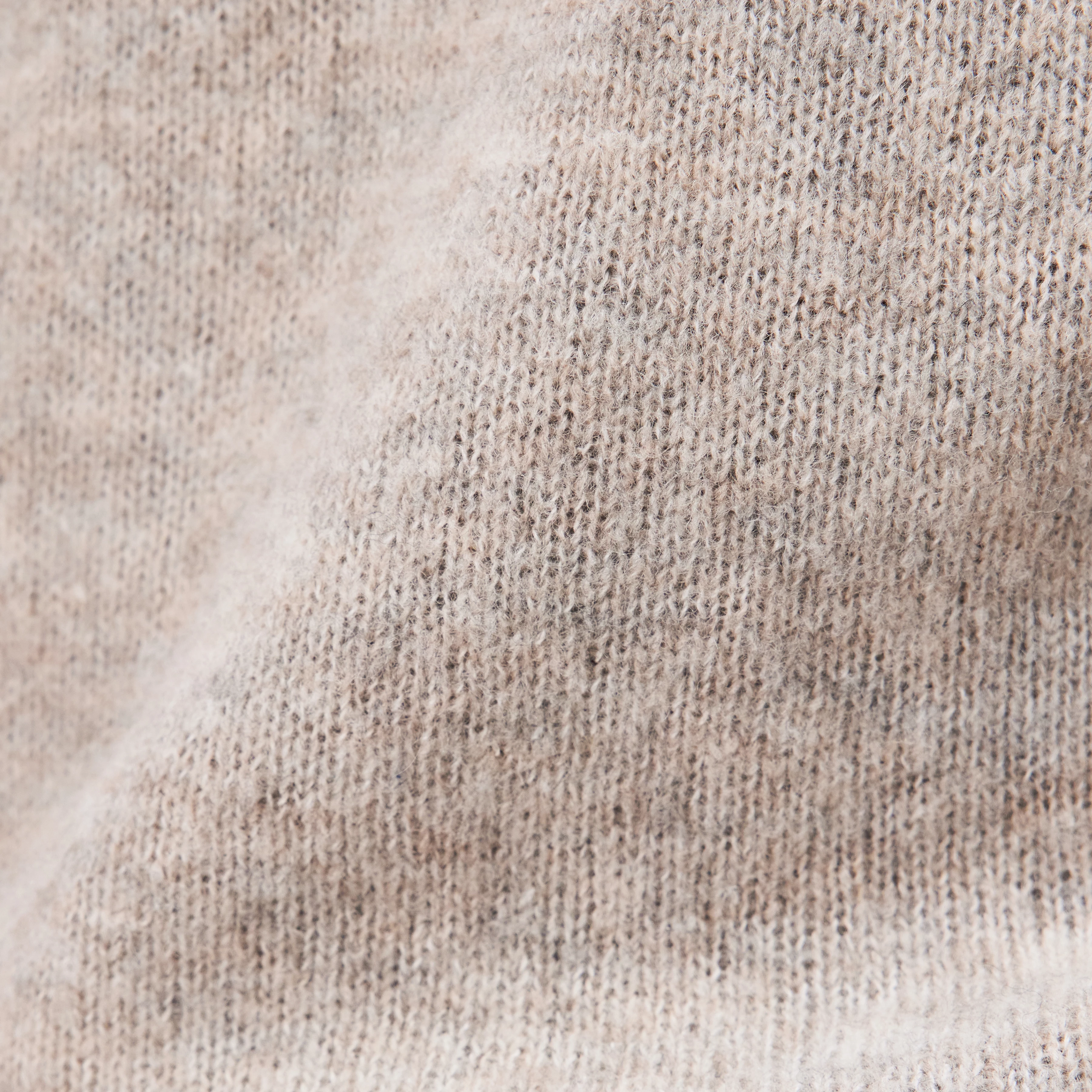 LEANDO - Round-neck jumper in wool blend - men - beige - Materialbild (B2C)