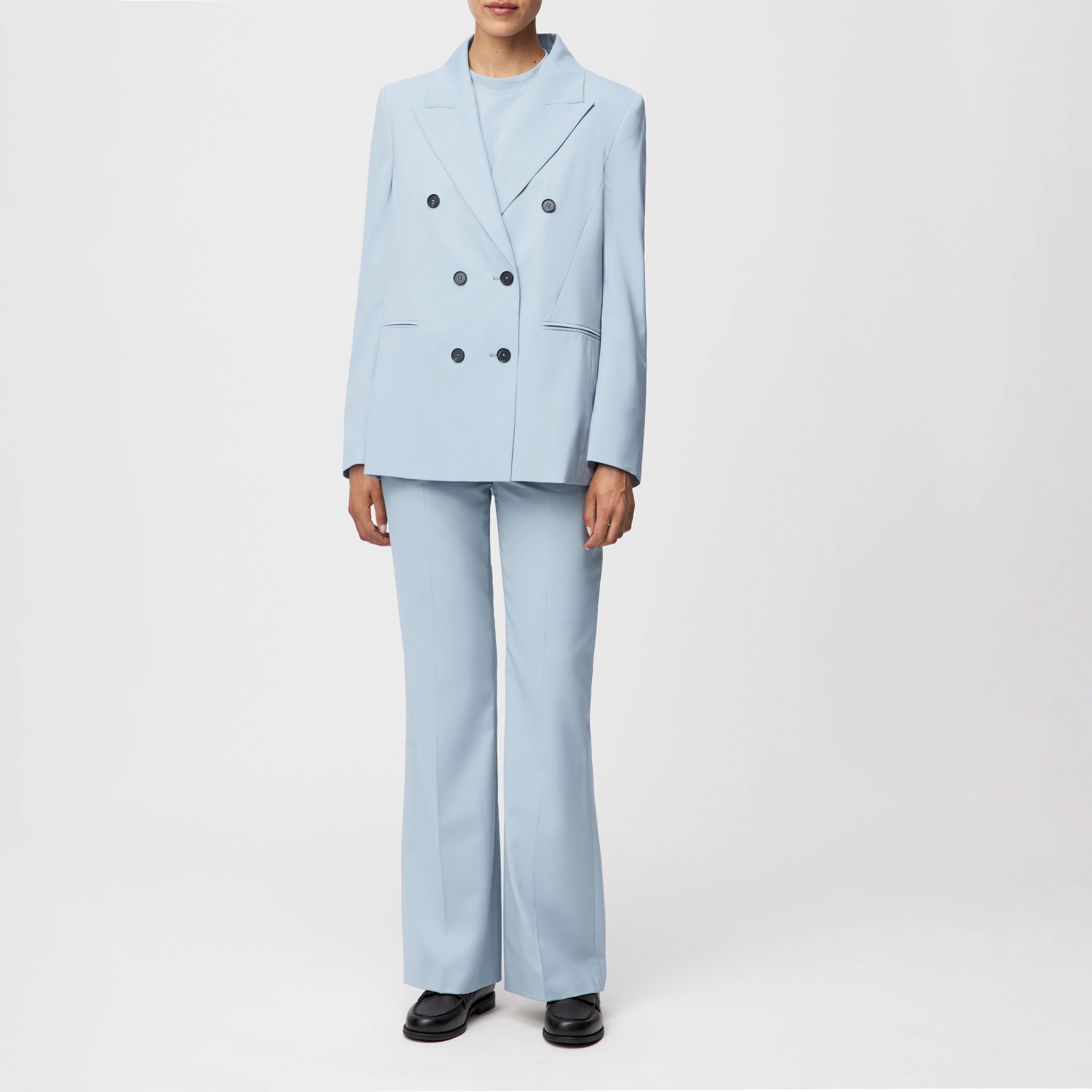 ARGUE - Hose mit Flared Leg in Twill - Damen - blau - Ganzkörper-Frontansicht