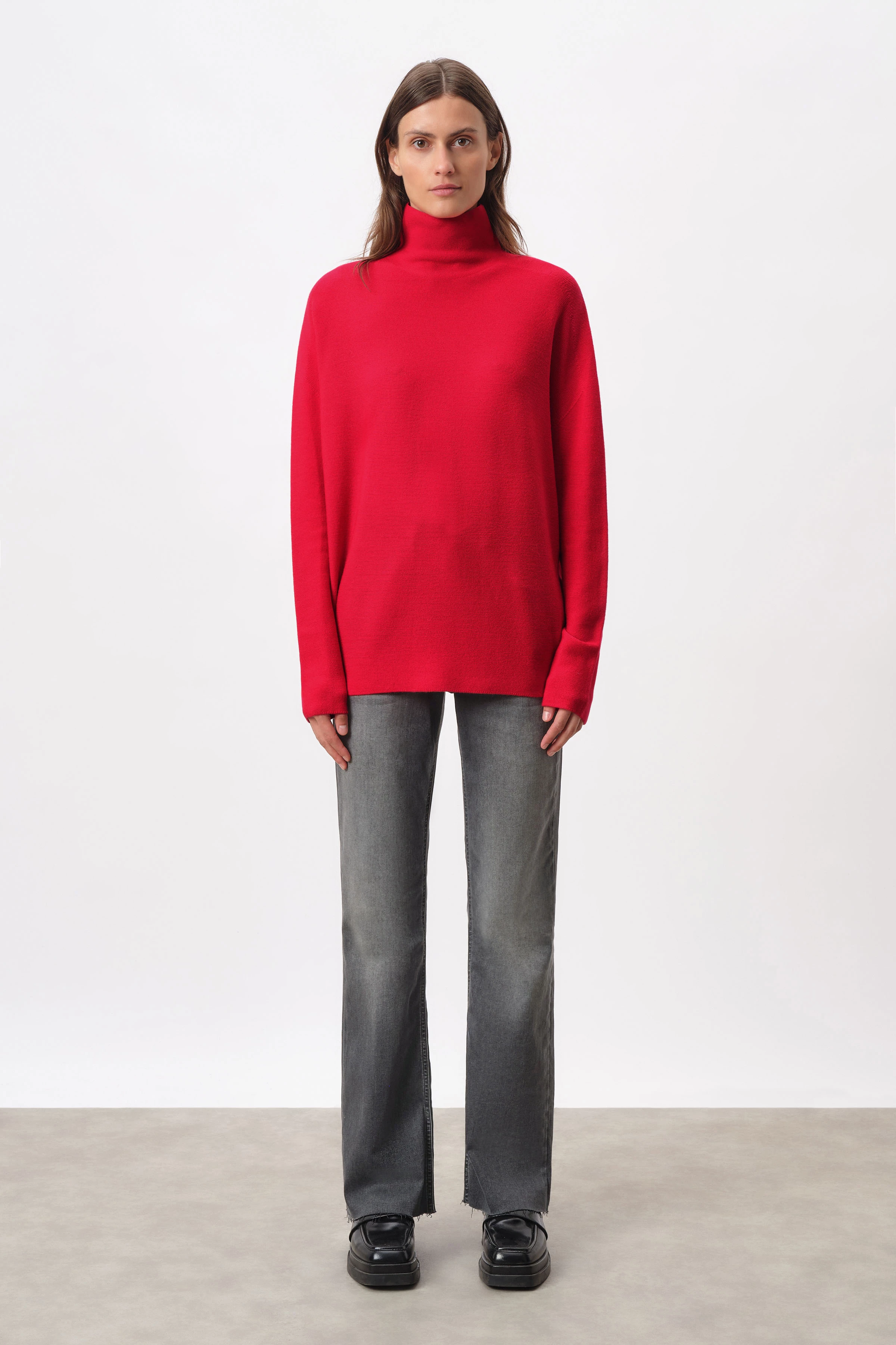 LIORA - Eivormige coltrui van merinowol - dames - rood - Ganzkörper-Frontansicht