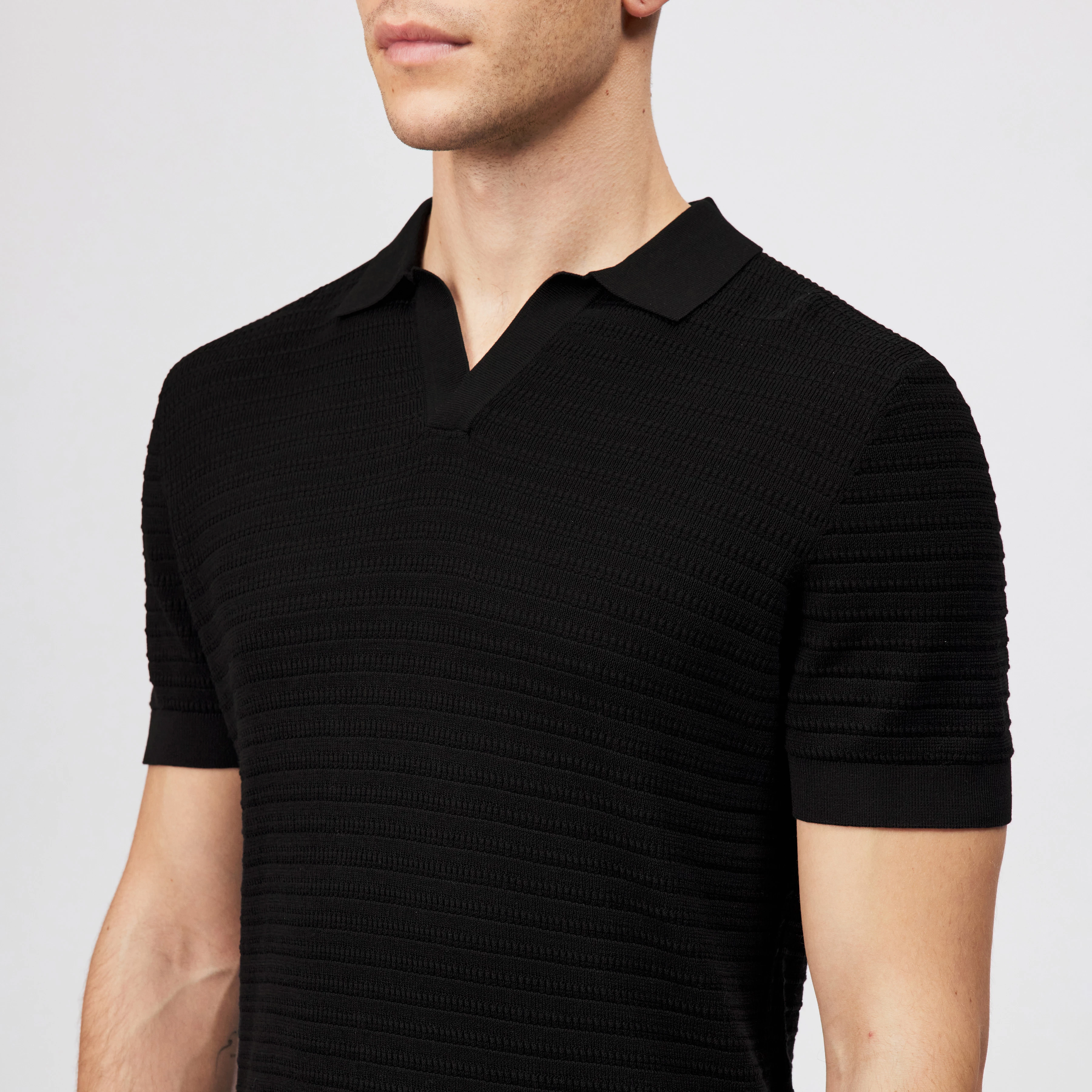 BRAIAN - Gebreide polo in gemerceriseerd katoen - heren - zwart - Detailansicht am Model