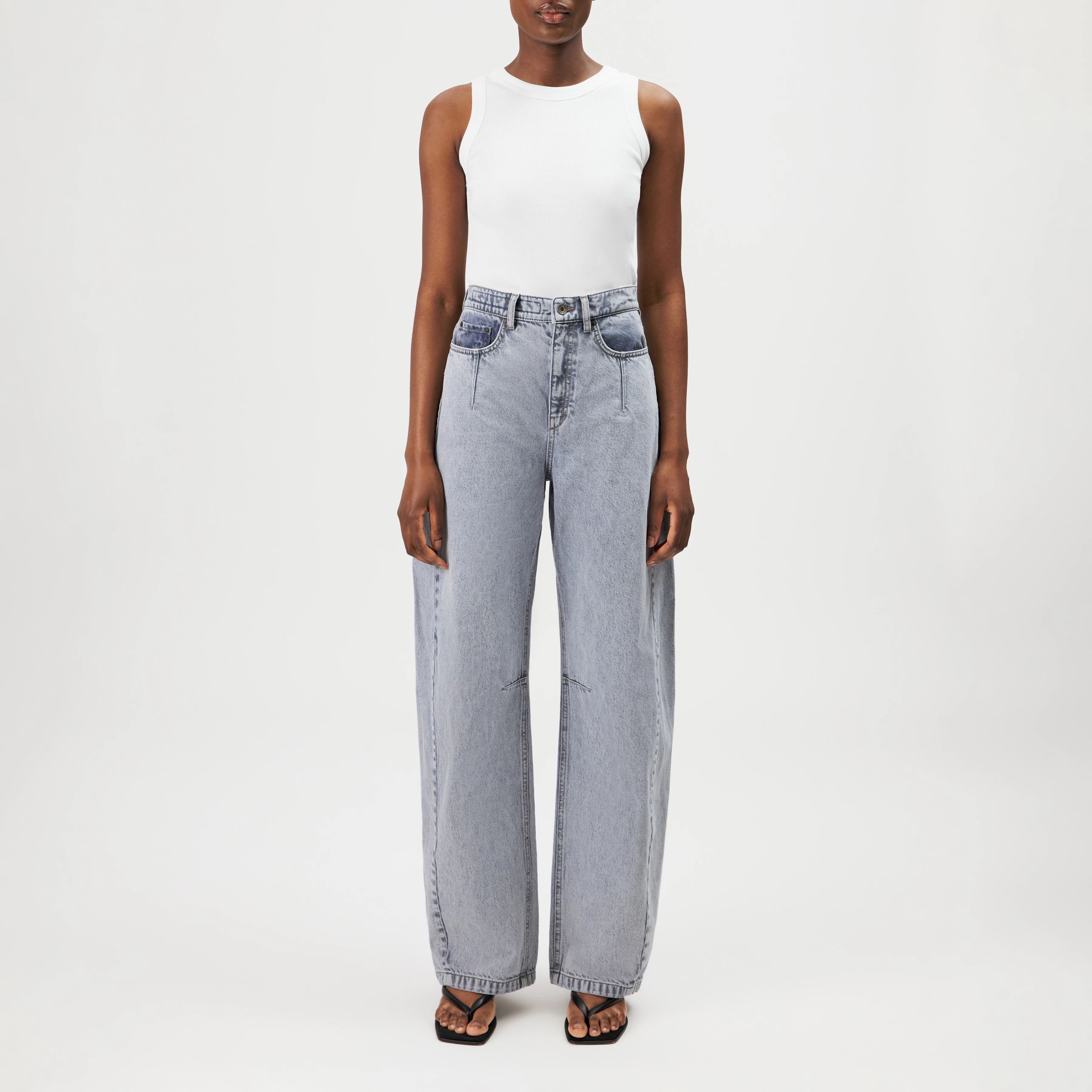 LIABLE - Pantalon coupe décontractée en denim clair - women - bleu - Ganzkörper-Frontansicht