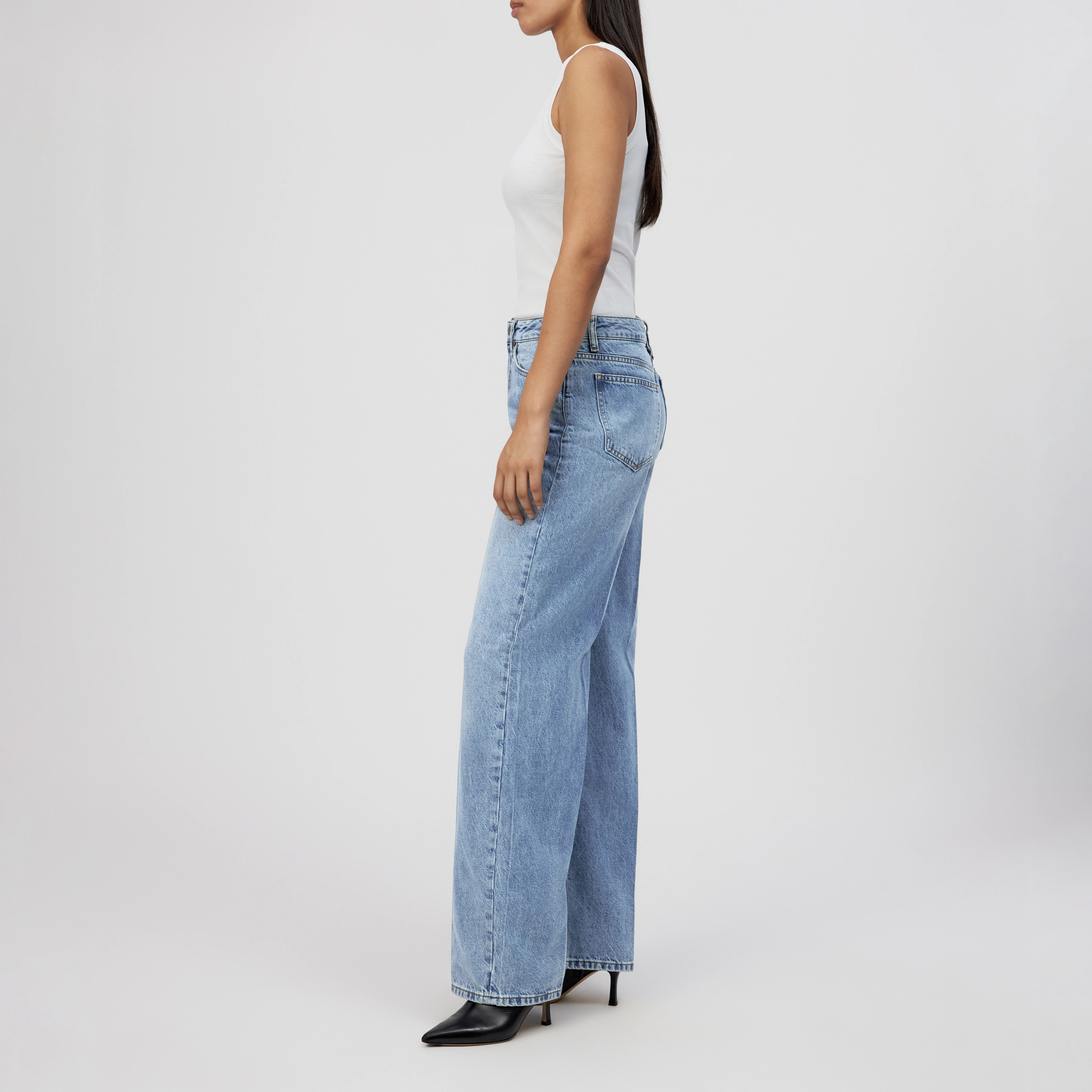 MEDLEY - Mid-Waist Jeans in Light-Blue Denim - Damen - blau - Seitenansicht