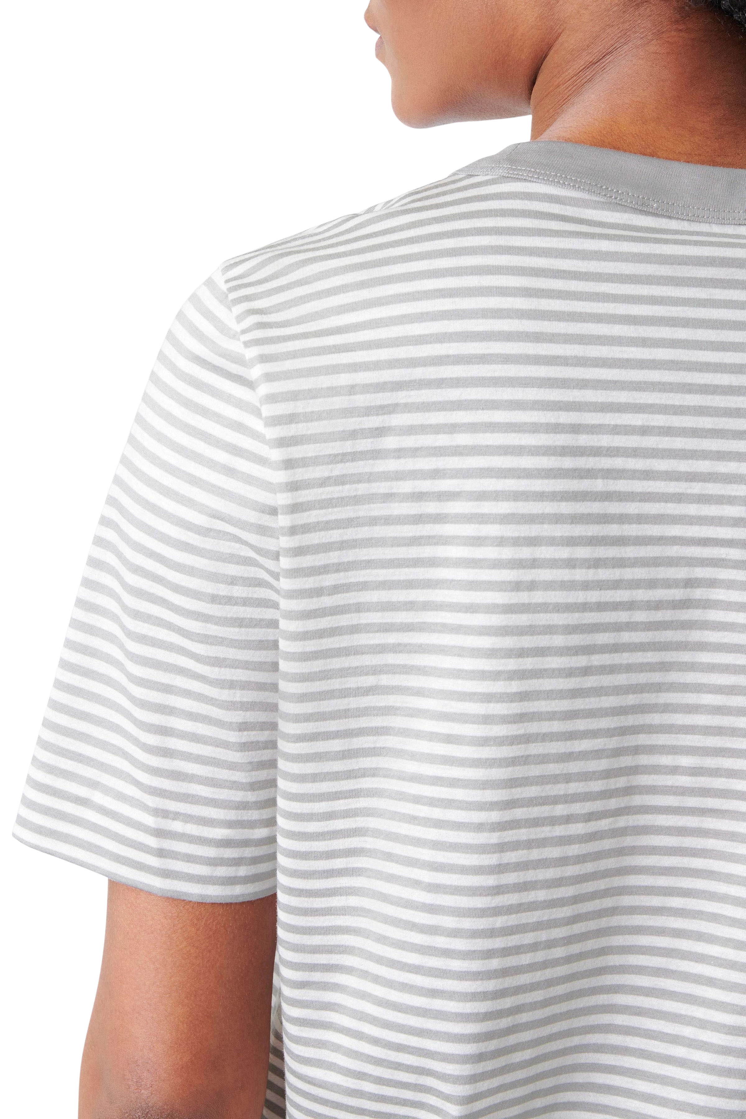 KIRANI - Slim fit t-shirt in cotton jersey - women - grey - Detailansicht am Model