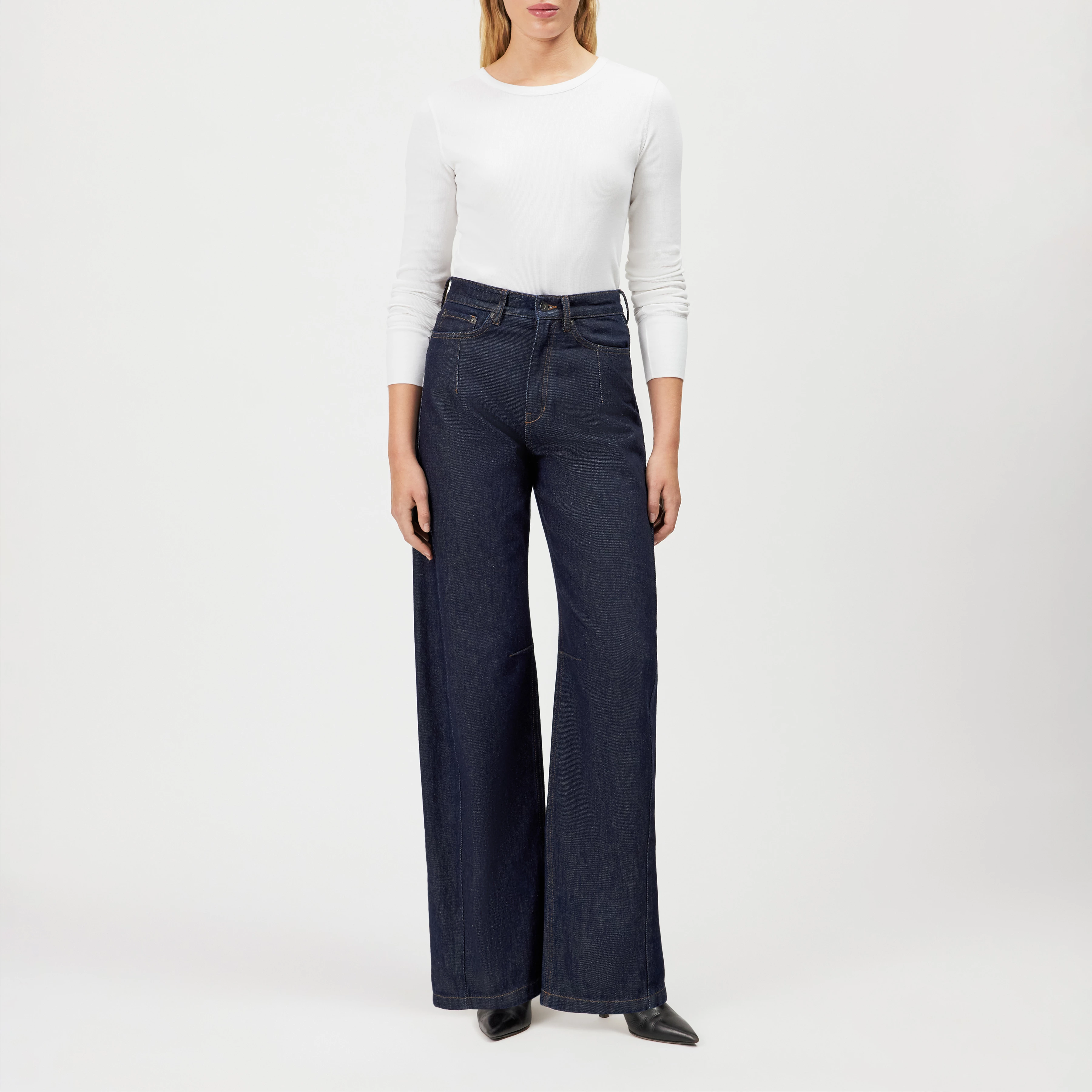 LIABLE - High Waist Denim mit Barrell Leg in authentischem Denim - Damen - blau - Ganzkörper-Frontansicht