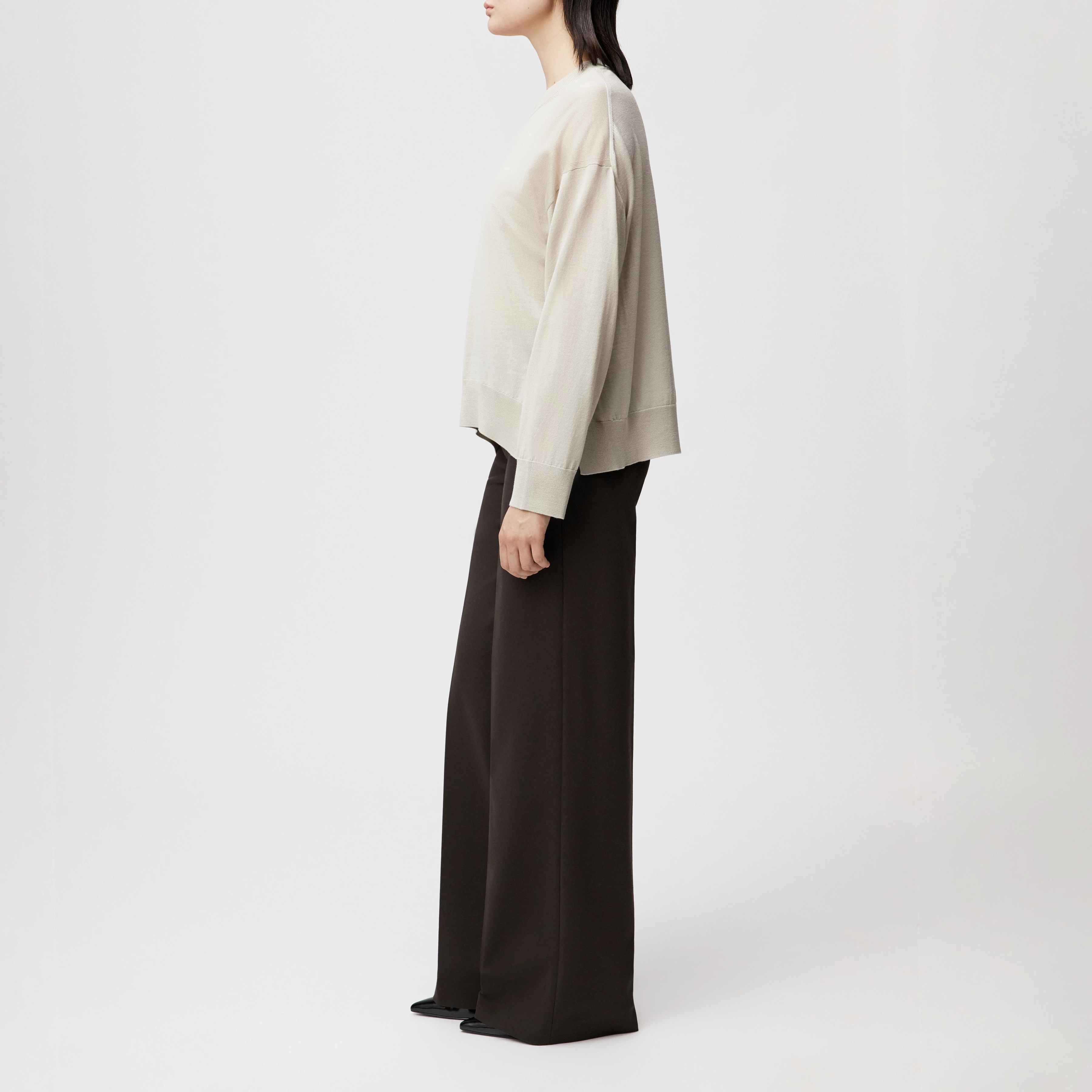 LIZIELA - Pull à col rond en laine mérinos fine - women - beige - Seitenansicht