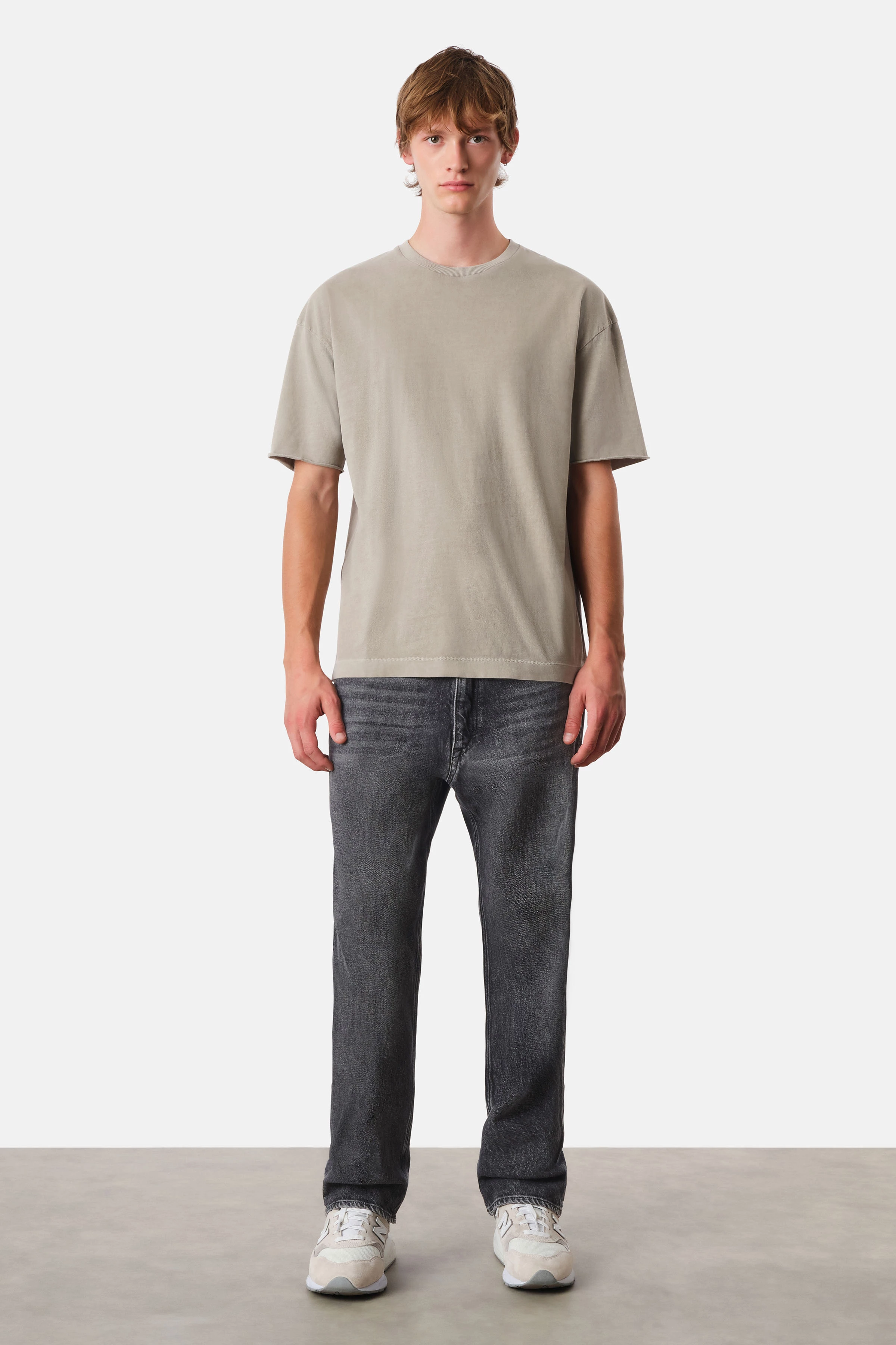 EROS - washed look t-shirt with rolled edge - men - beige - Ganzkörper-Frontansicht