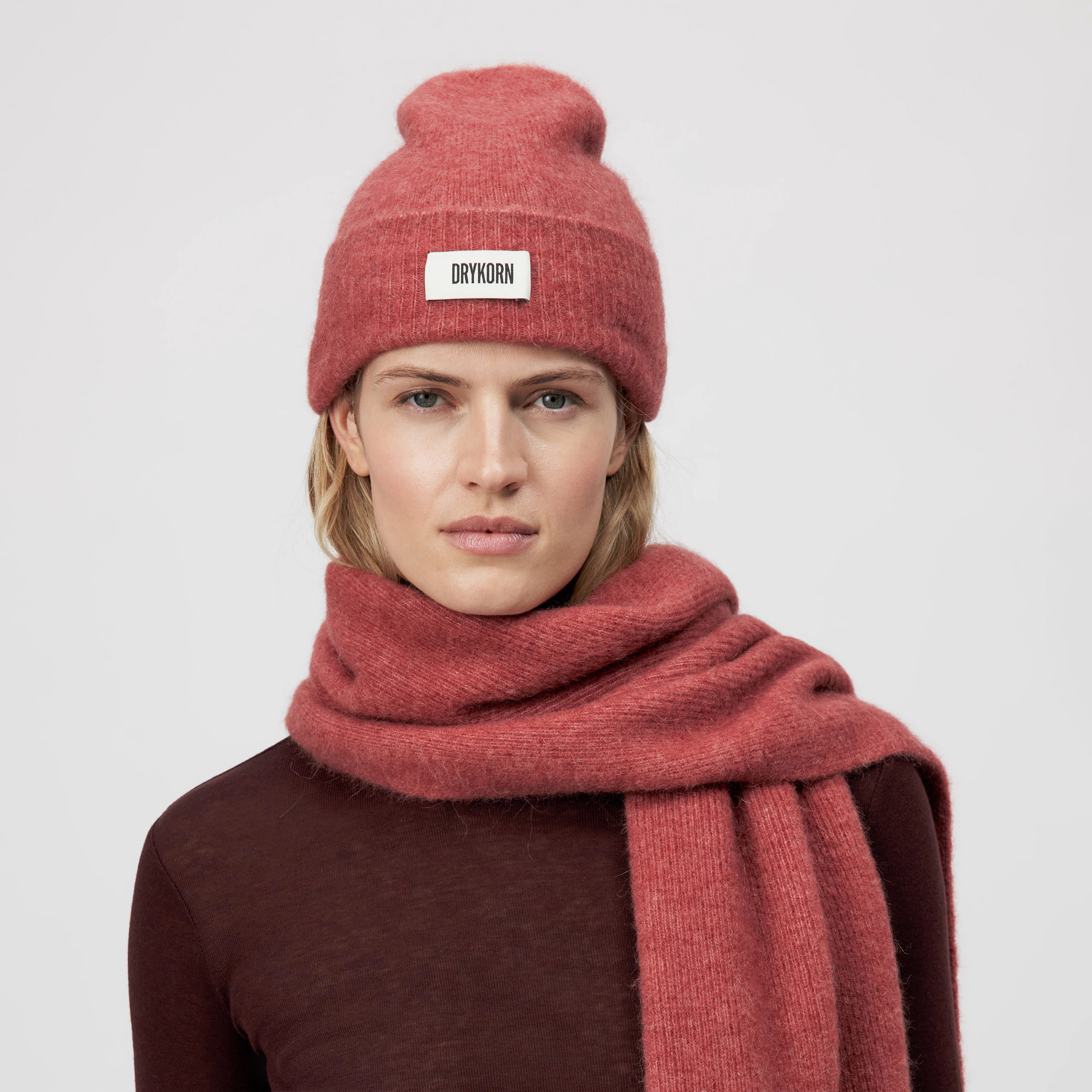 NEREA_2 - Beanie in alpaca blend - unisex - pink - Frontansicht