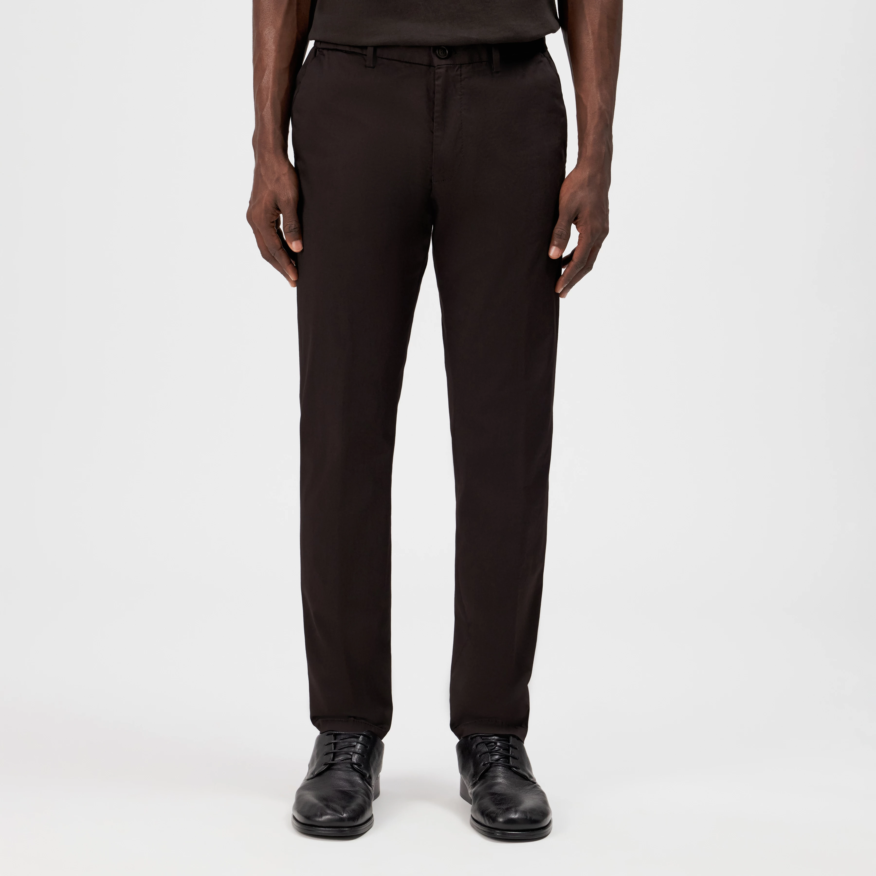 AJEND - Ready-made trousers in cotton gabardine - men - brown - Frontansicht