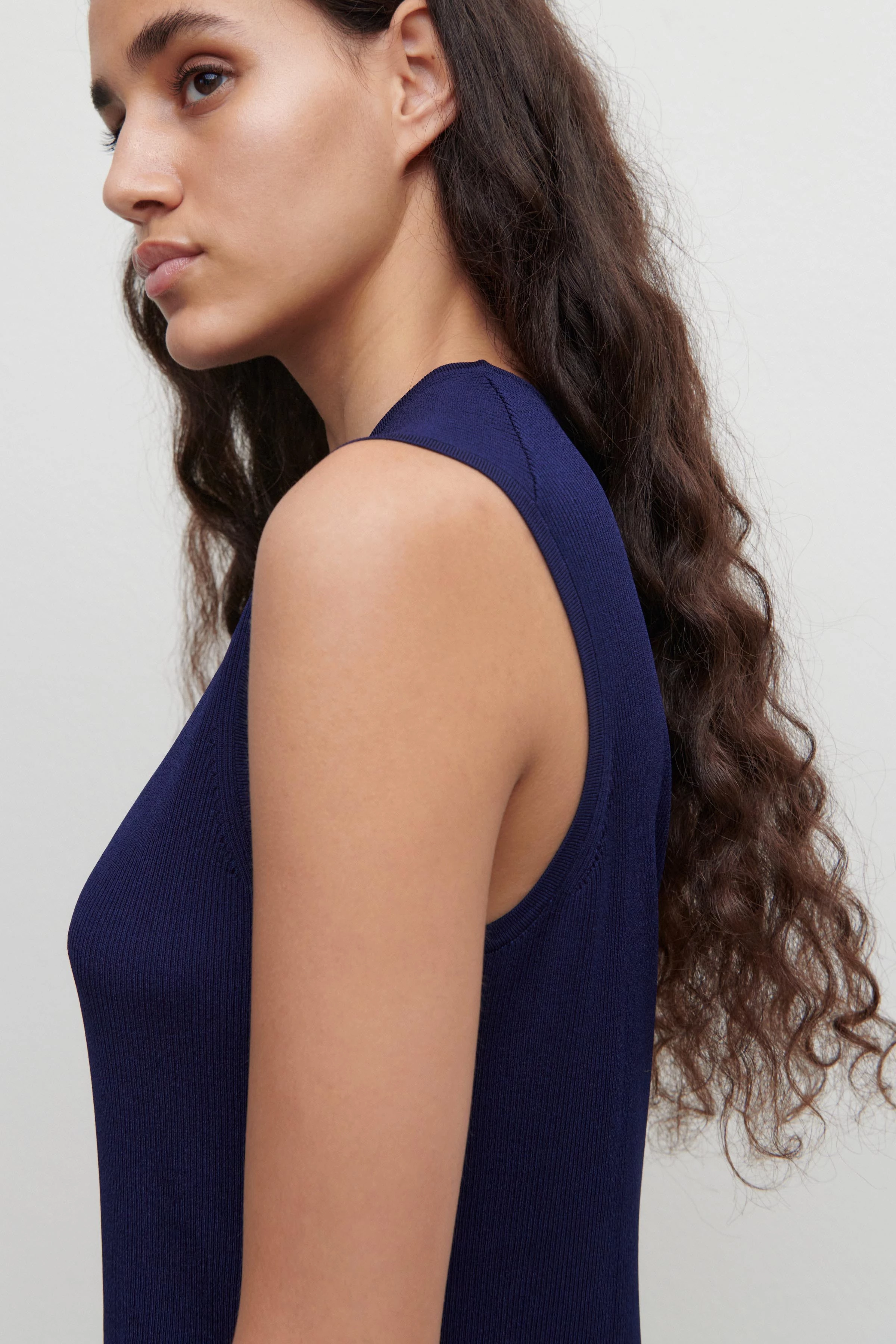 SHAYLENE - Stricktop in gerippter Viskose - Damen - blau - Seitenansicht