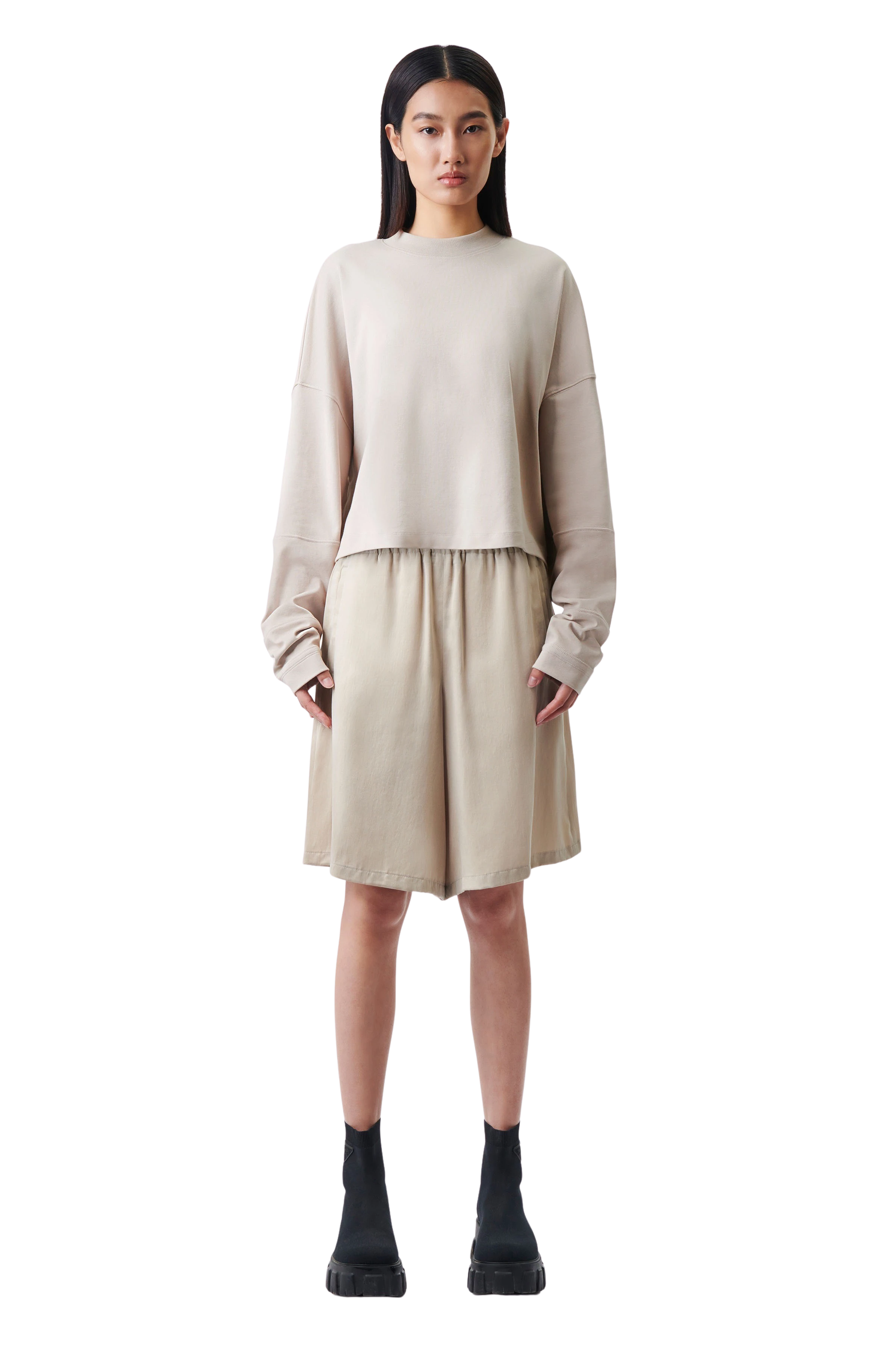 HELIOSE - Oversized Sweatshirt in softer Bio Baumwolle - Damen - beige - Ganzkörper-Frontansicht