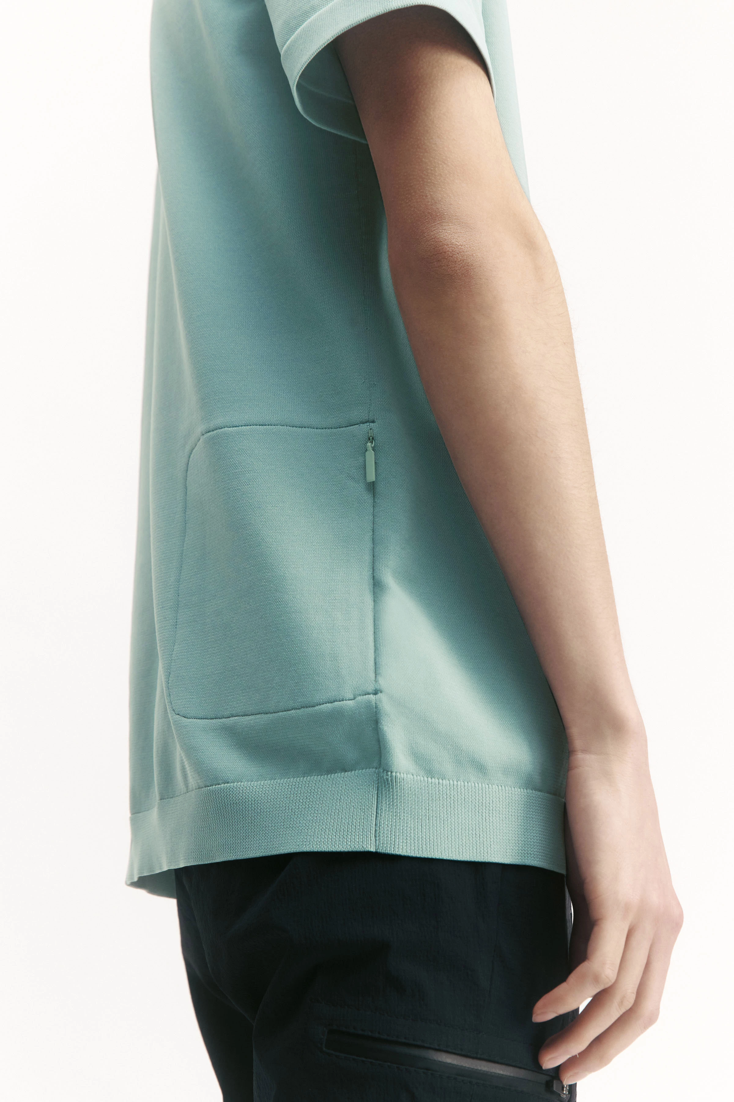 LEANDER_ROSE - half zip polo - men - green - Seitenansicht