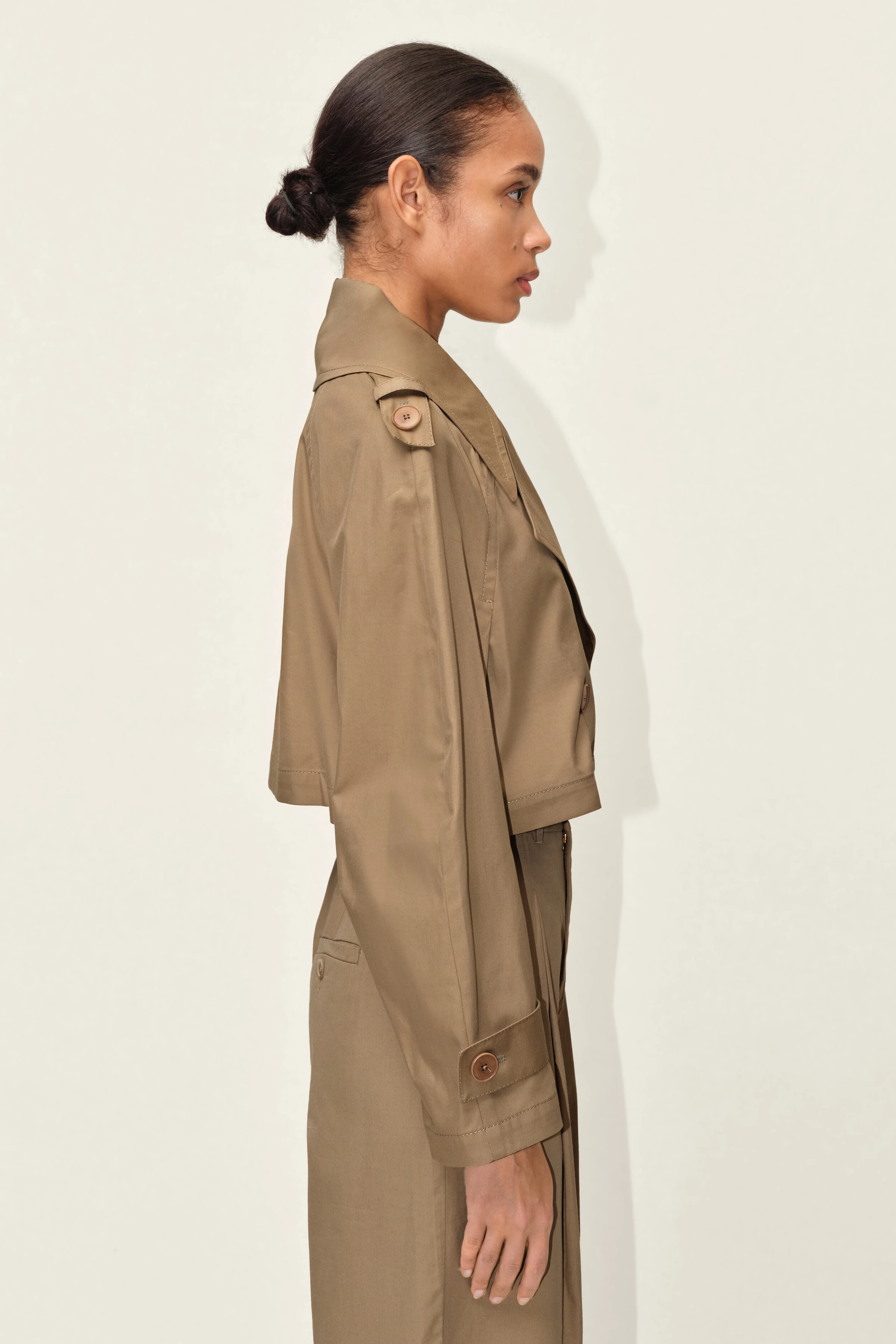 WELLMIST - mini trench with wide raglan sleeve - women - brown - Seitenansicht