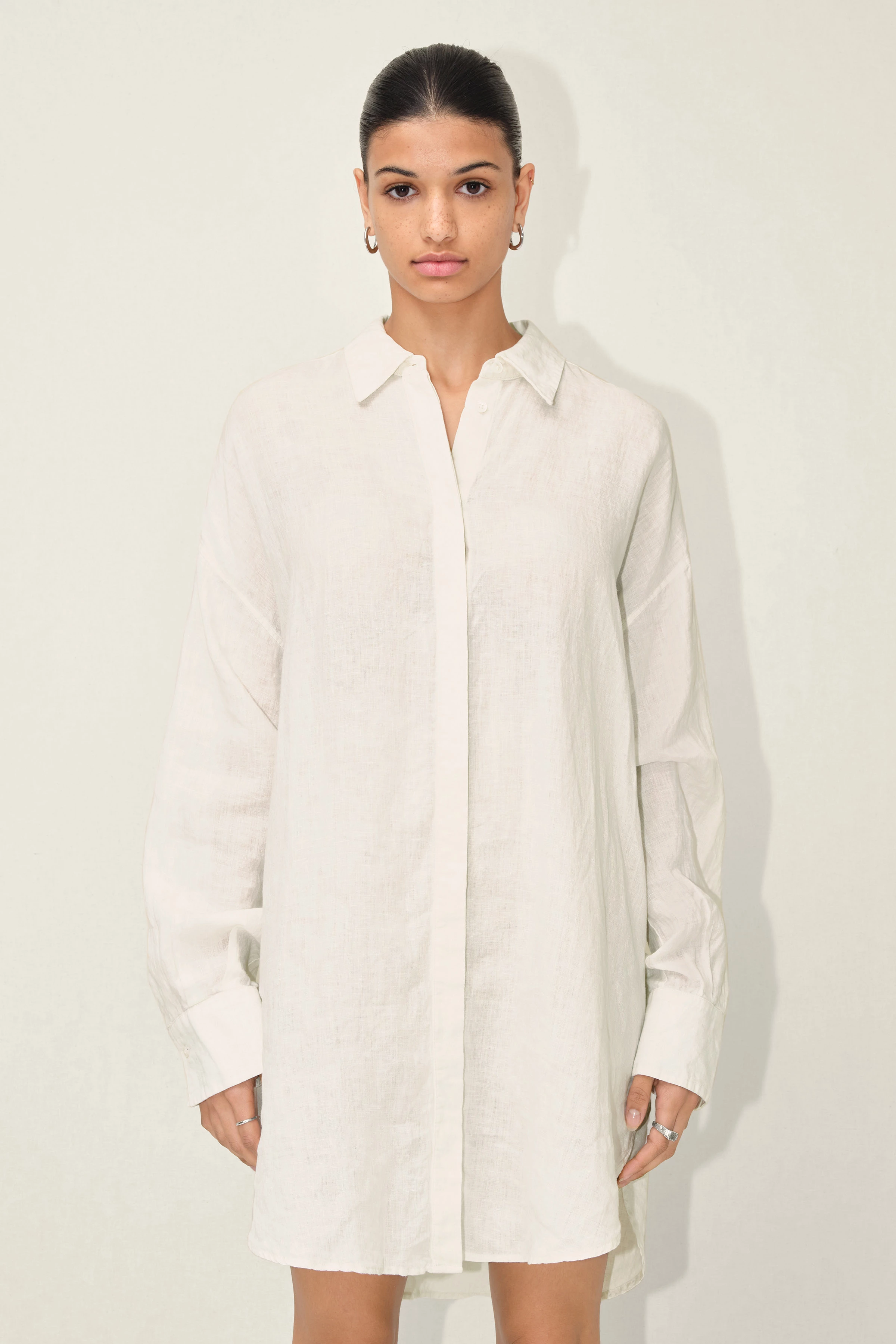 MIDINIA - Hemdblusenkleid aus Leinen - Damen - off white - Frontansicht