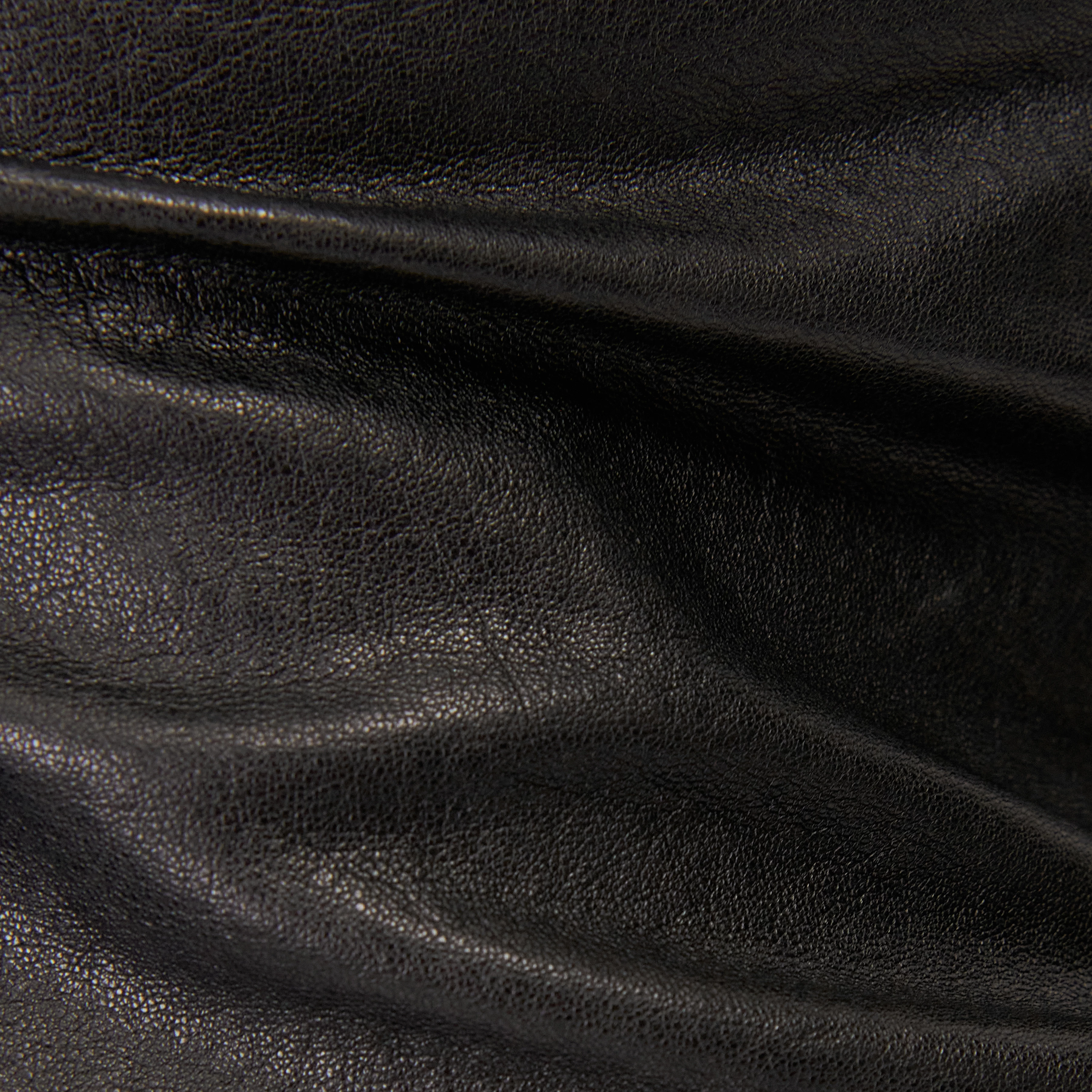 HIRAYA - Pure leather midi pencil skirt - women - black - Materialbild (B2C)