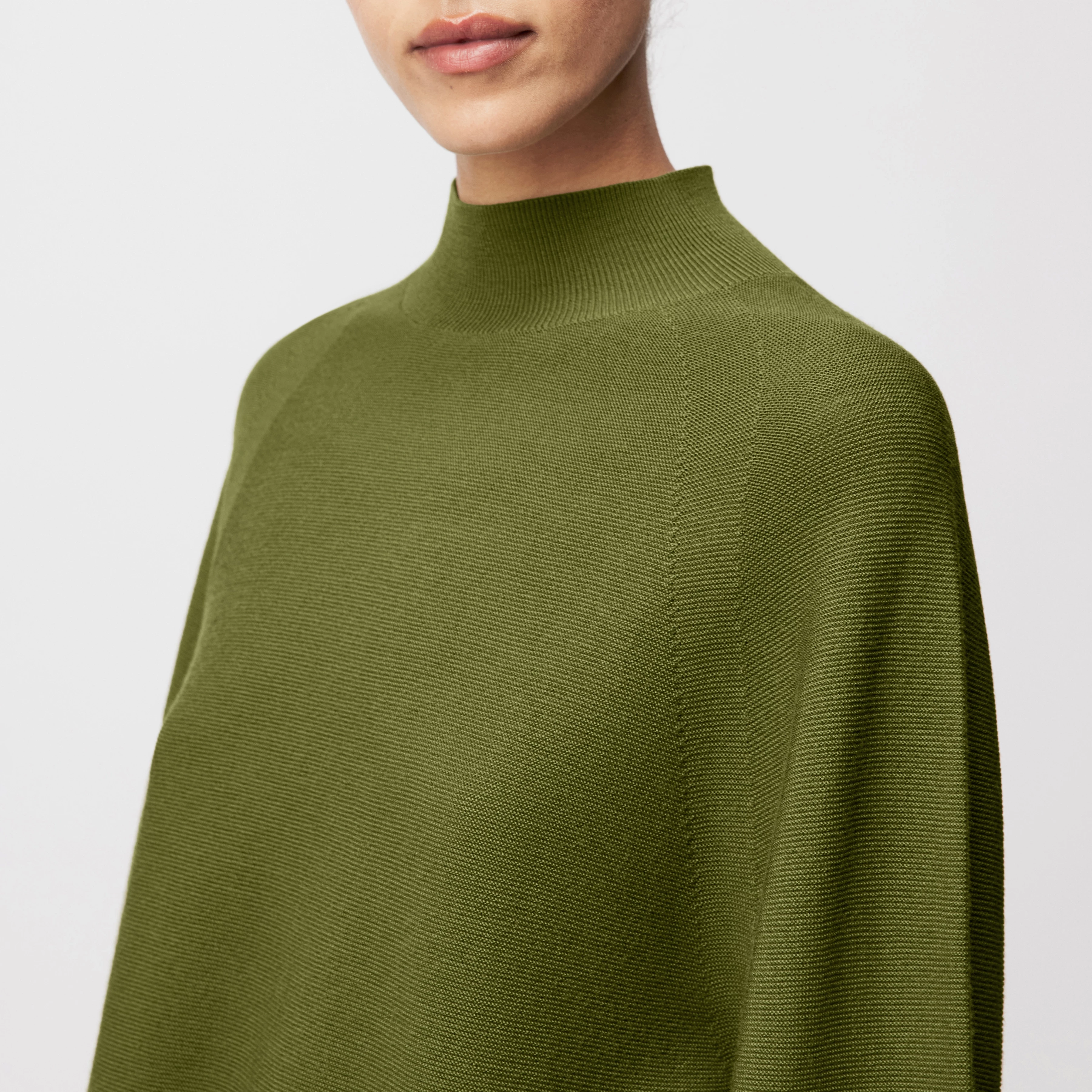 KIMONI - Pull à manches ballon 100 % laine mérinos - women - vert - Detailansicht am Model