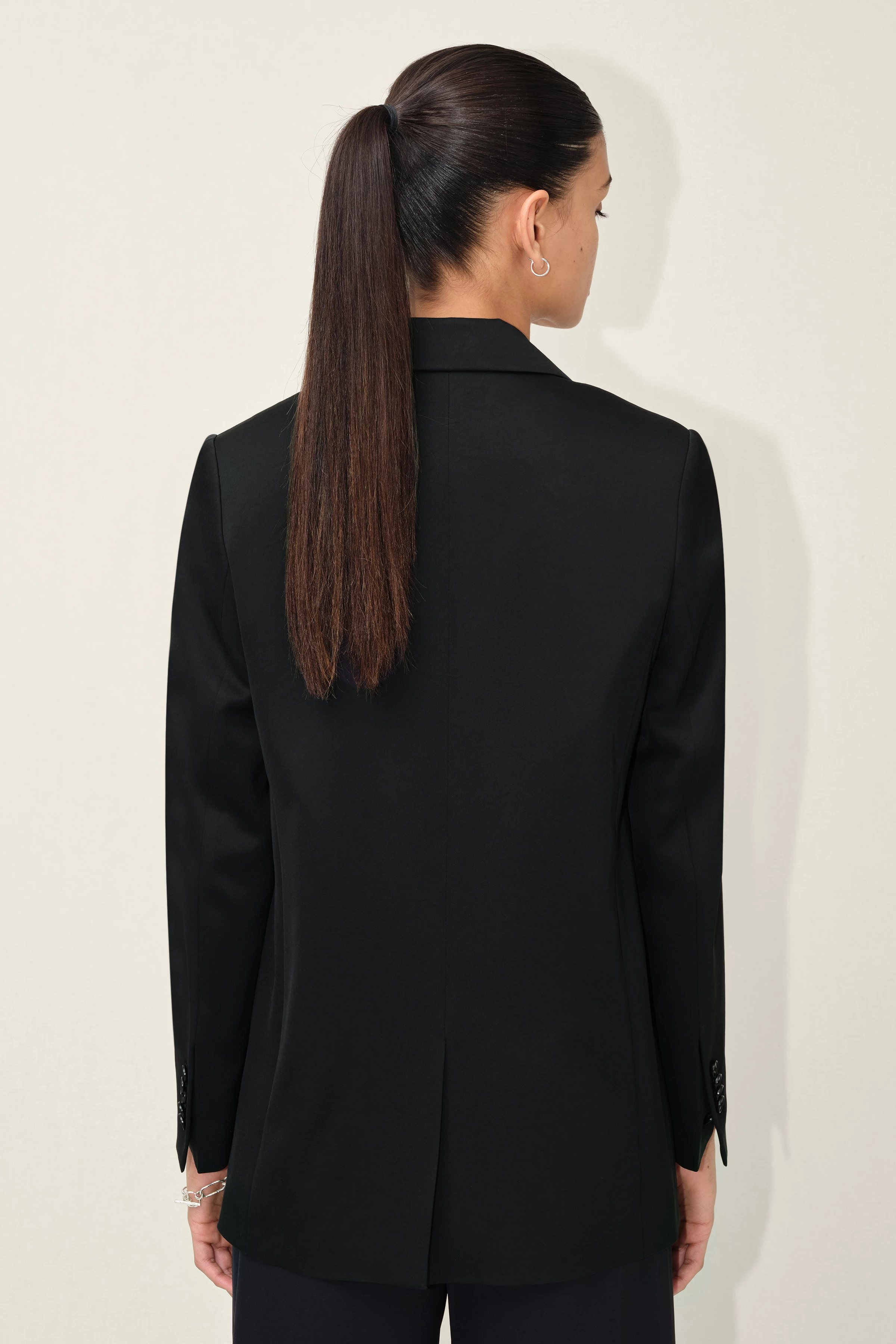 WARDLOW - Zweireihiger Blazer in Satin - Damen - schwarz - Rückansicht